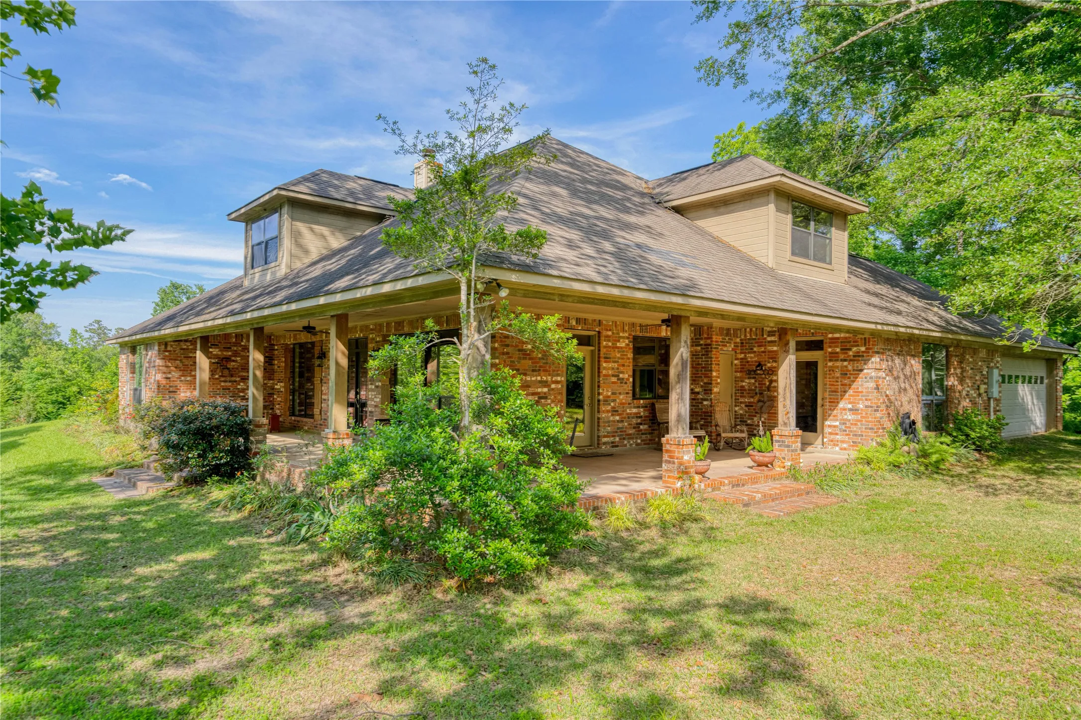 Exterior side view.... there are no bad sides to this home!