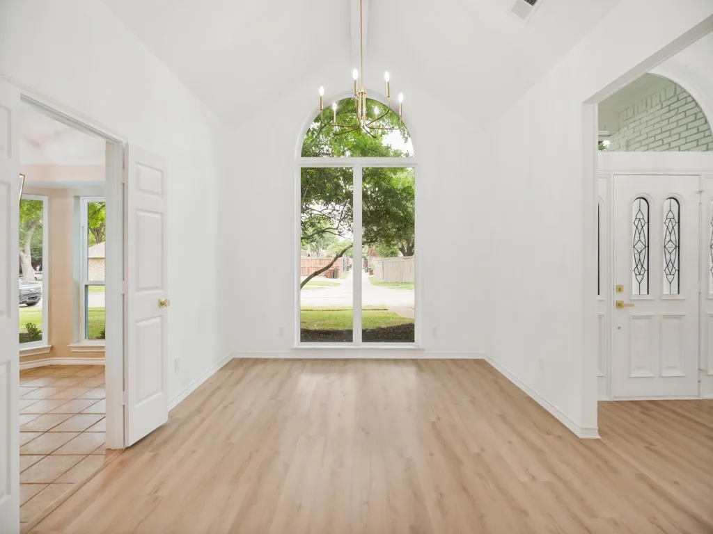 Single Family Residence For Sale in Collin County , 4312 Avonshire Lane, Plano, Texas 75093, 4 Bedroom, 3 Bathroom, 2 Garage spaces, 2,443 Sqft, built in 1989, Preowned, mls#21262678, Real Estate Agent in Plano, Homes For Sale in Collin county, Homes For Sale in Plano, Realtor in Plano Texas, Real Estate Brokerage Independent Realty Texas, Luminita Cordes Realtor