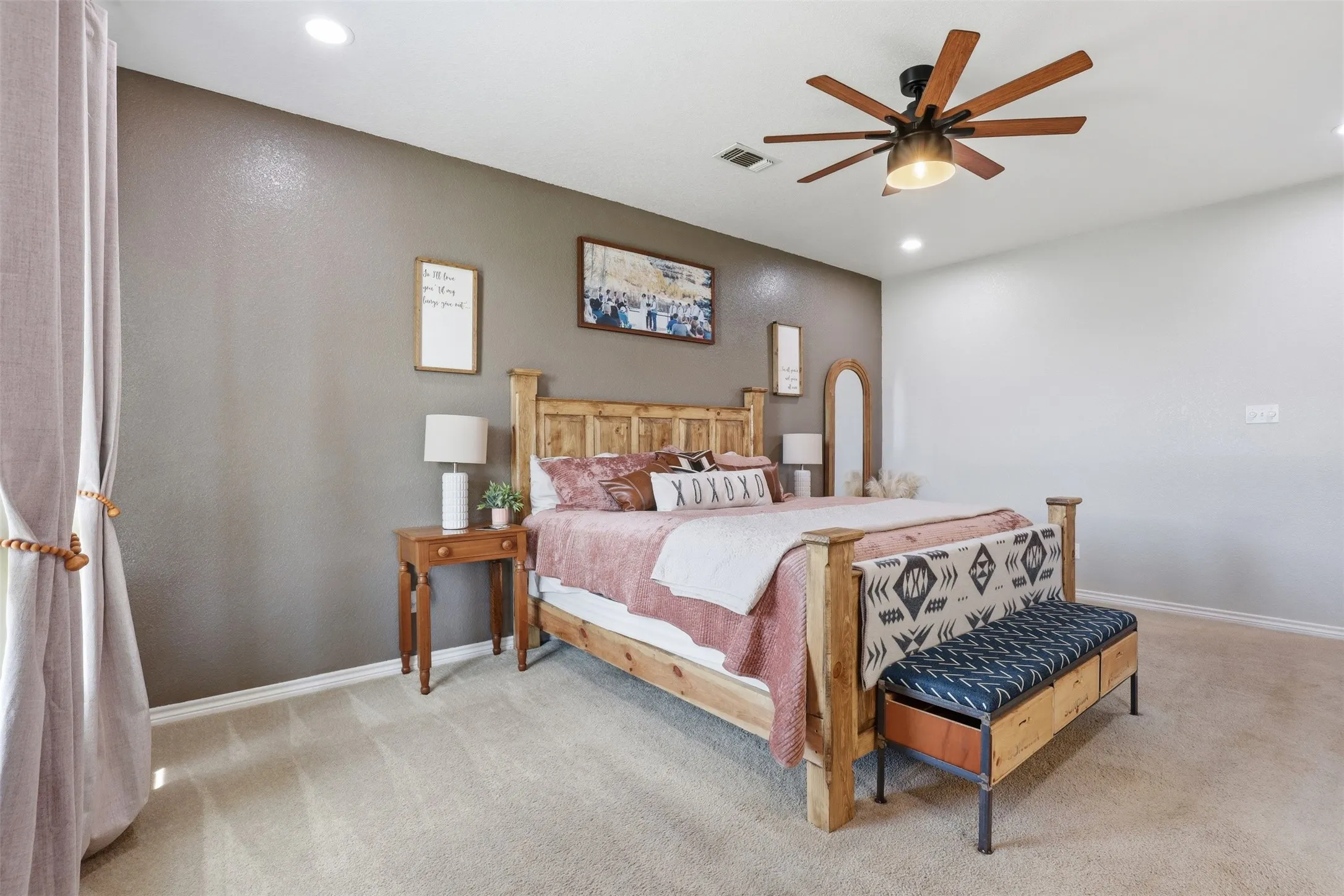 Single Family Residence For Sale in Parker County , 3517 Ethan Court, Weatherford, Texas 76088, 3 Bedroom, 2 Bathroom, 2 Garage spaces, 2,242 Sqft, built in 2006, mls#21262672, Real Estate Agent in Weatherford, Homes For Sale in Parker county, Homes For Sale in Weatherford, Realtor in Weatherford Texas, Real Estate Brokerage Independent Realty Texas, Luminita Cordes Realtor