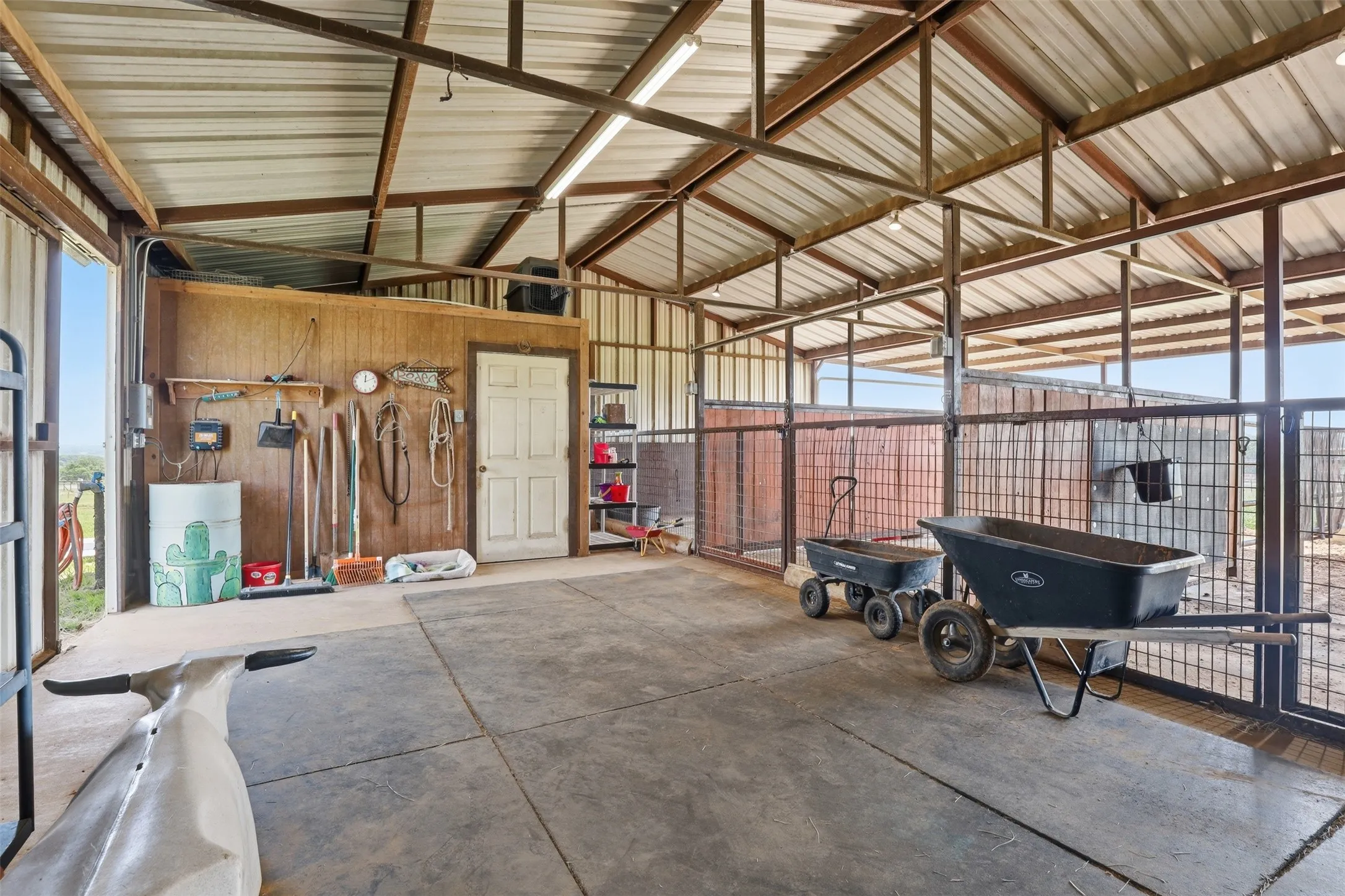 Single Family Residence For Sale in Parker County , 3517 Ethan Court, Weatherford, Texas 76088, 3 Bedroom, 2 Bathroom, 2 Garage spaces, 2,242 Sqft, built in 2006, mls#21262672, Real Estate Agent in Weatherford, Homes For Sale in Parker county, Homes For Sale in Weatherford, Realtor in Weatherford Texas, Real Estate Brokerage Independent Realty Texas, Luminita Cordes Realtor