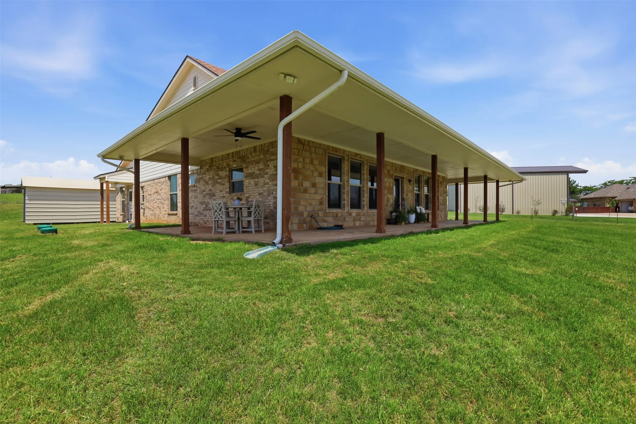 Single Family Residence For Sale in Parker County , 3517 Ethan Court, Weatherford, Texas 76088, 3 Bedroom, 2 Bathroom, 2 Garage spaces, 2,242 Sqft, built in 2006, mls#21262672, Real Estate Agent in Weatherford, Homes For Sale in Parker county, Homes For Sale in Weatherford, Realtor in Weatherford Texas, Real Estate Brokerage Independent Realty Texas, Luminita Cordes Realtor