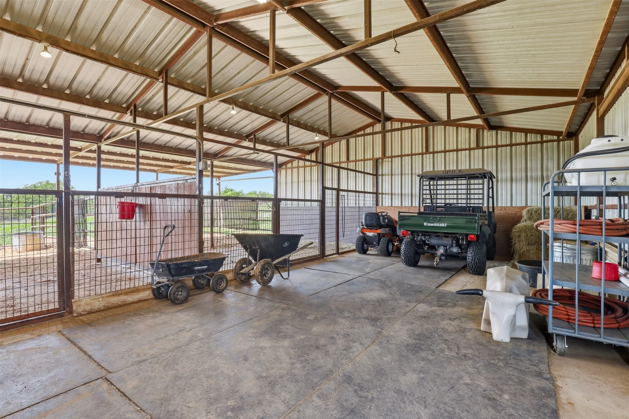 Single Family Residence For Sale in Parker County , 3517 Ethan Court, Weatherford, Texas 76088, 3 Bedroom, 2 Bathroom, 2 Garage spaces, 2,242 Sqft, built in 2006, mls#21262672, Real Estate Agent in Weatherford, Homes For Sale in Parker county, Homes For Sale in Weatherford, Realtor in Weatherford Texas, Real Estate Brokerage Independent Realty Texas, Luminita Cordes Realtor
