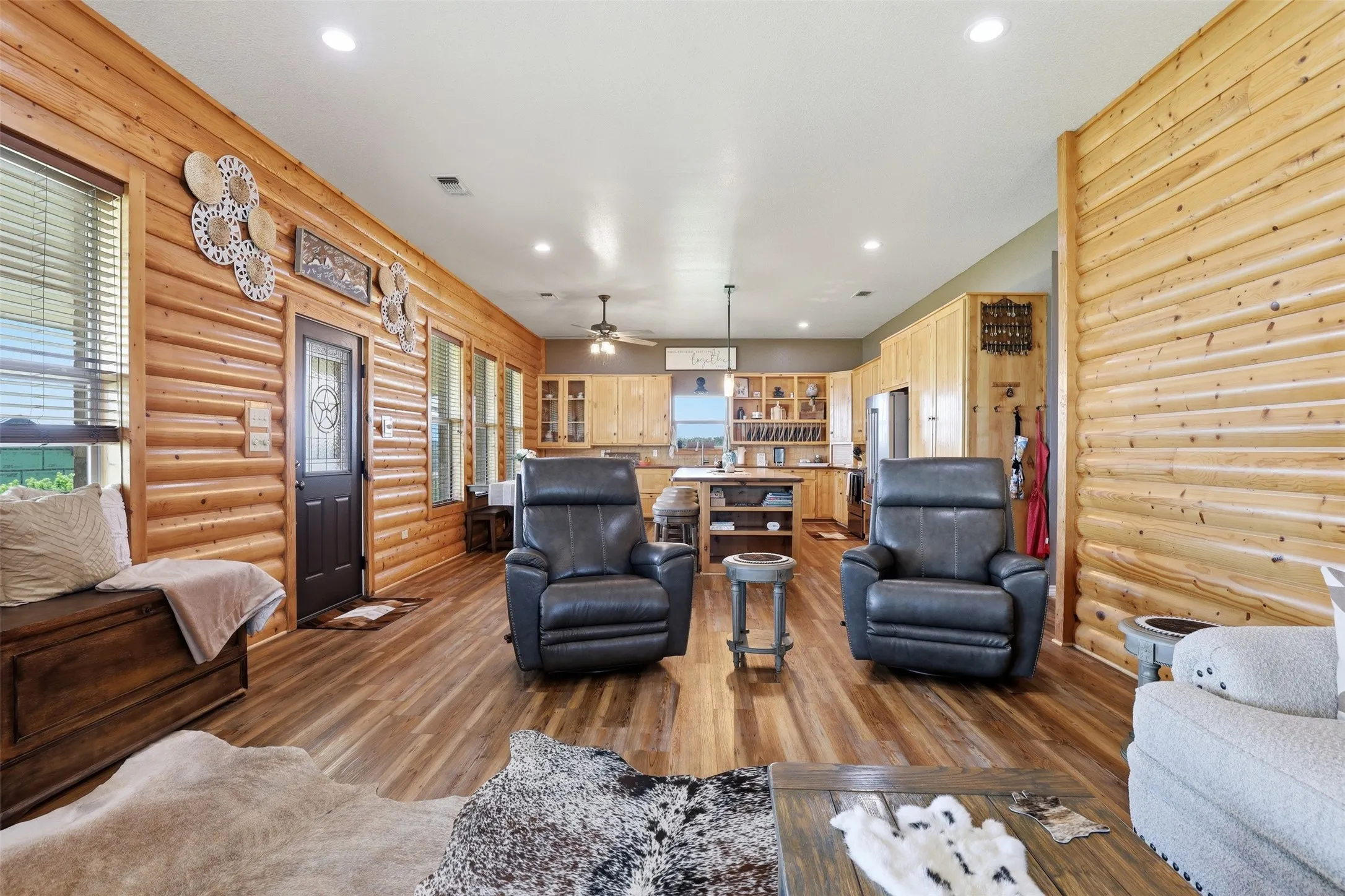 Single Family Residence For Sale in Parker County , 3517 Ethan Court, Weatherford, Texas 76088, 3 Bedroom, 2 Bathroom, 2 Garage spaces, 2,242 Sqft, built in 2006, mls#21262672, Real Estate Agent in Weatherford, Homes For Sale in Parker county, Homes For Sale in Weatherford, Realtor in Weatherford Texas, Real Estate Brokerage Independent Realty Texas, Luminita Cordes Realtor