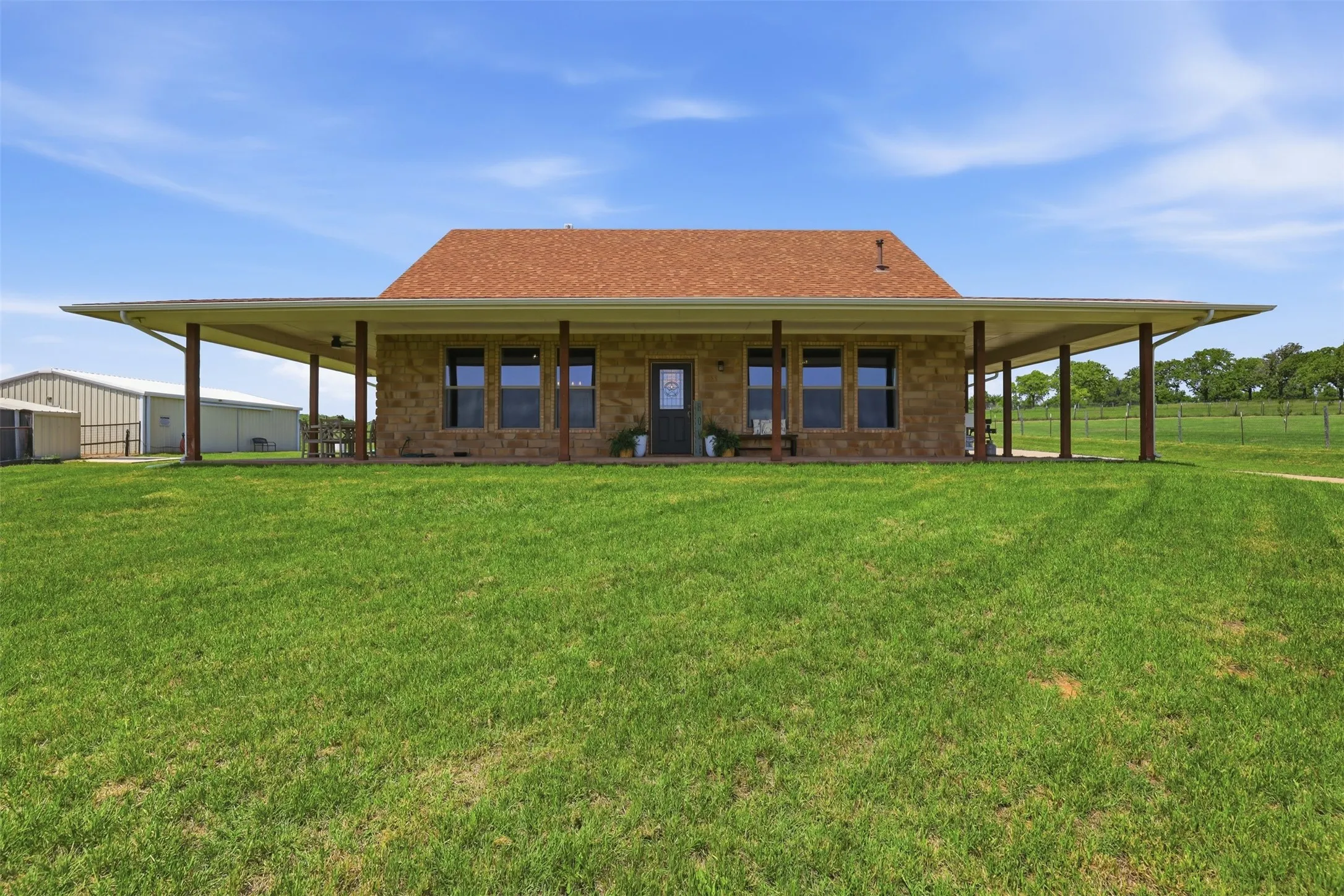 Single Family Residence For Sale in Parker County , 3517 Ethan Court, Weatherford, Texas 76088, 3 Bedroom, 2 Bathroom, 2 Garage spaces, 2,242 Sqft, built in 2006, mls#21262672, Real Estate Agent in Weatherford, Homes For Sale in Parker county, Homes For Sale in Weatherford, Realtor in Weatherford Texas, Real Estate Brokerage Independent Realty Texas, Luminita Cordes Realtor