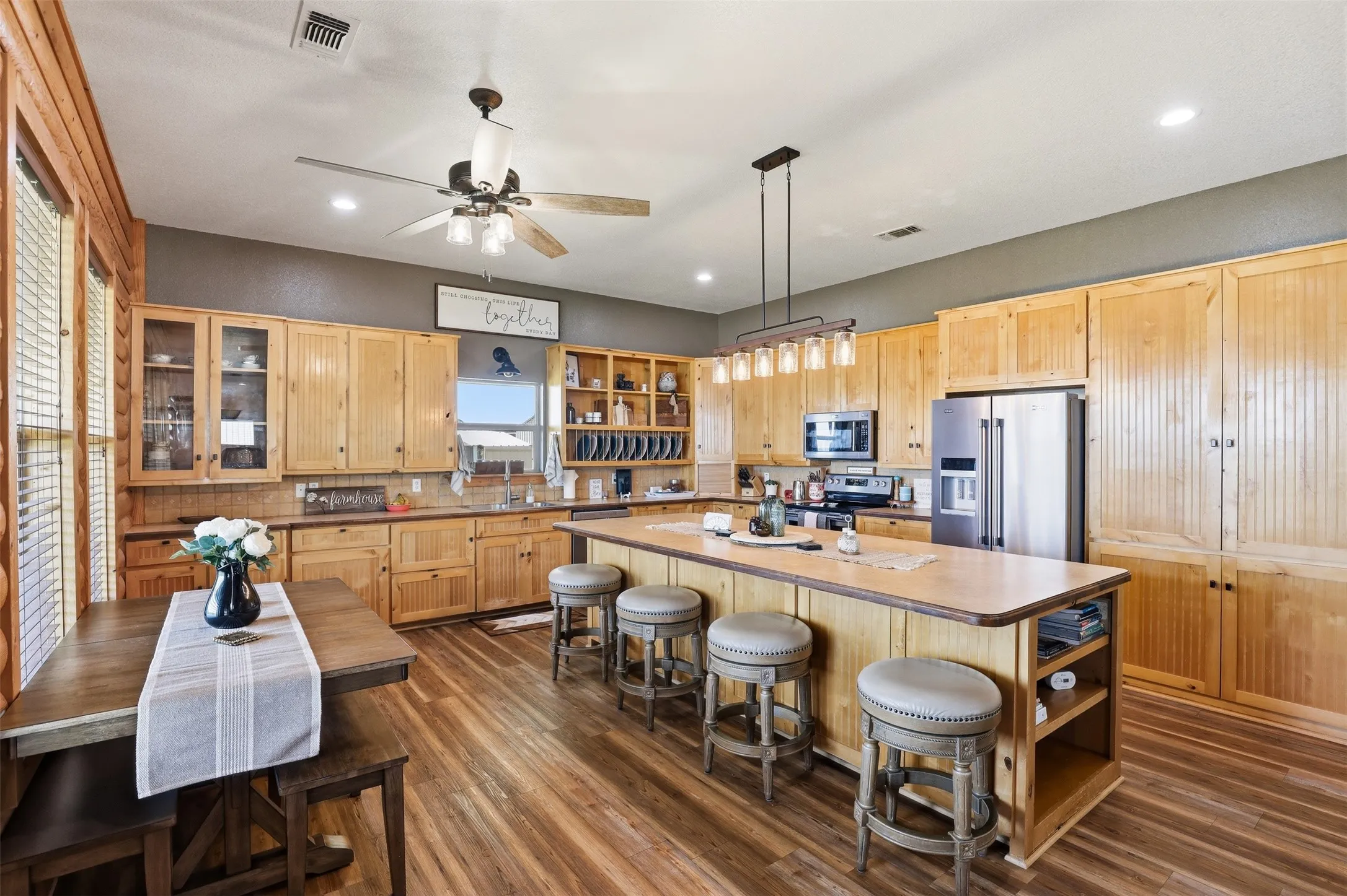 Single Family Residence For Sale in Parker County , 3517 Ethan Court, Weatherford, Texas 76088, 3 Bedroom, 2 Bathroom, 2 Garage spaces, 2,242 Sqft, built in 2006, mls#21262672, Real Estate Agent in Weatherford, Homes For Sale in Parker county, Homes For Sale in Weatherford, Realtor in Weatherford Texas, Real Estate Brokerage Independent Realty Texas, Luminita Cordes Realtor