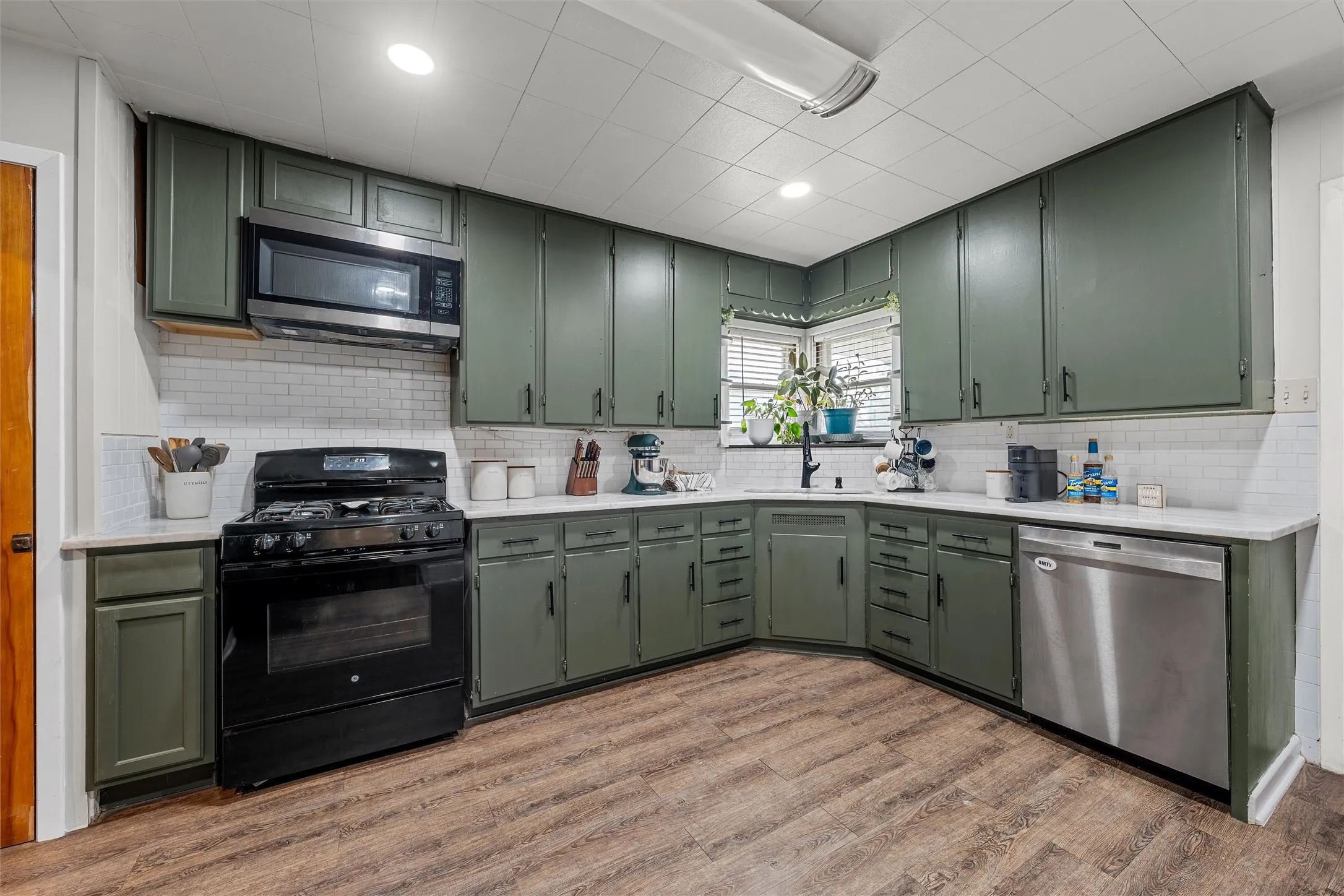 Single Family Residence For Sale in Mc Lennan County , 809 E Limestone Avenue, Mart, Texas 76664, 2 Bedroom, 1 Bathroom, Garage spaces, 1,704 Sqft, built in 1965, mls#21261313, Real Estate Agent in Mart, Homes For Sale in Mc Lennan county, Homes For Sale in Mart, Realtor in Mart Texas, Real Estate Brokerage Independent Realty Texas, Luminita Cordes Realtor
