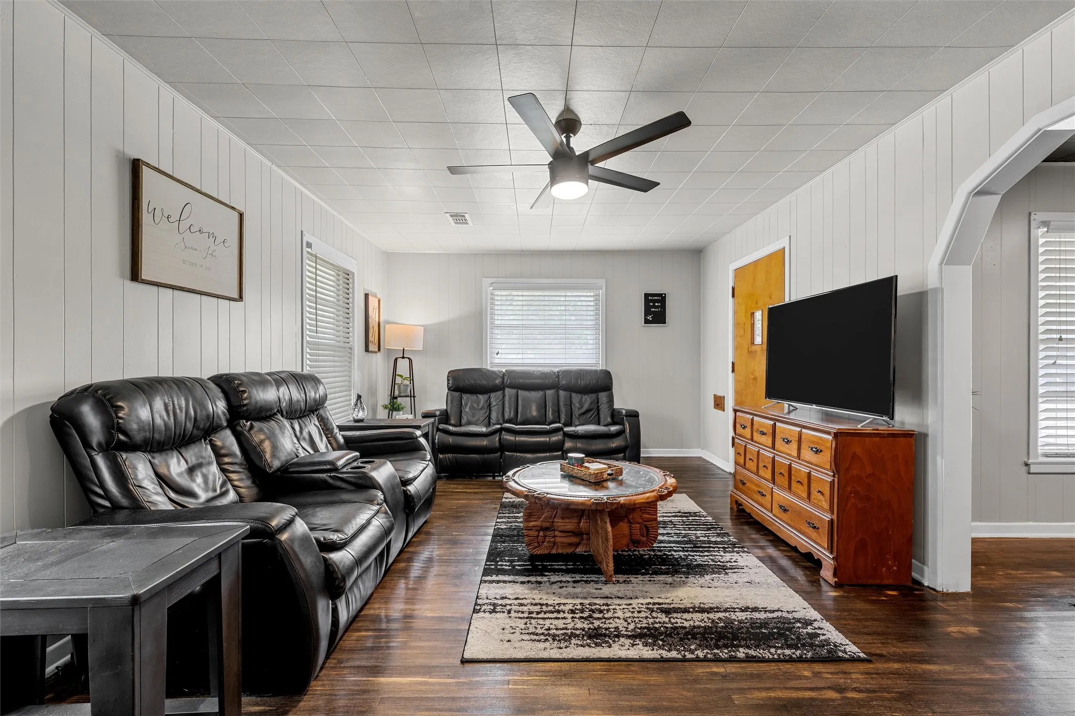 Single Family Residence For Sale in Mc Lennan County , 809 E Limestone Avenue, Mart, Texas 76664, 2 Bedroom, 1 Bathroom, Garage spaces, 1,704 Sqft, built in 1965, mls#21261313, Real Estate Agent in Mart, Homes For Sale in Mc Lennan county, Homes For Sale in Mart, Realtor in Mart Texas, Real Estate Brokerage Independent Realty Texas, Luminita Cordes Realtor