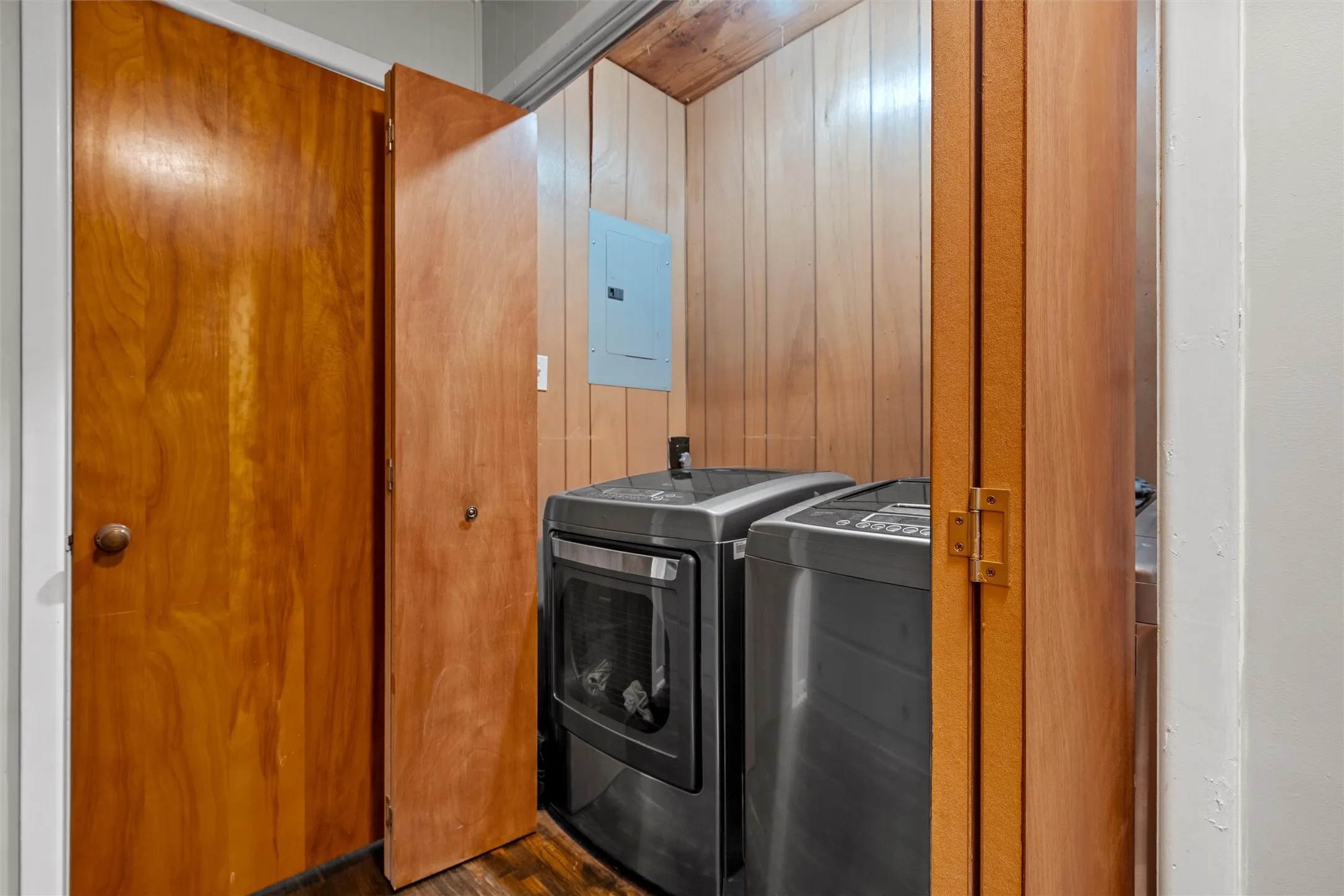 Single Family Residence For Sale in Mc Lennan County , 809 E Limestone Avenue, Mart, Texas 76664, 2 Bedroom, 1 Bathroom, Garage spaces, 1,704 Sqft, built in 1965, mls#21261313, Real Estate Agent in Mart, Homes For Sale in Mc Lennan county, Homes For Sale in Mart, Realtor in Mart Texas, Real Estate Brokerage Independent Realty Texas, Luminita Cordes Realtor