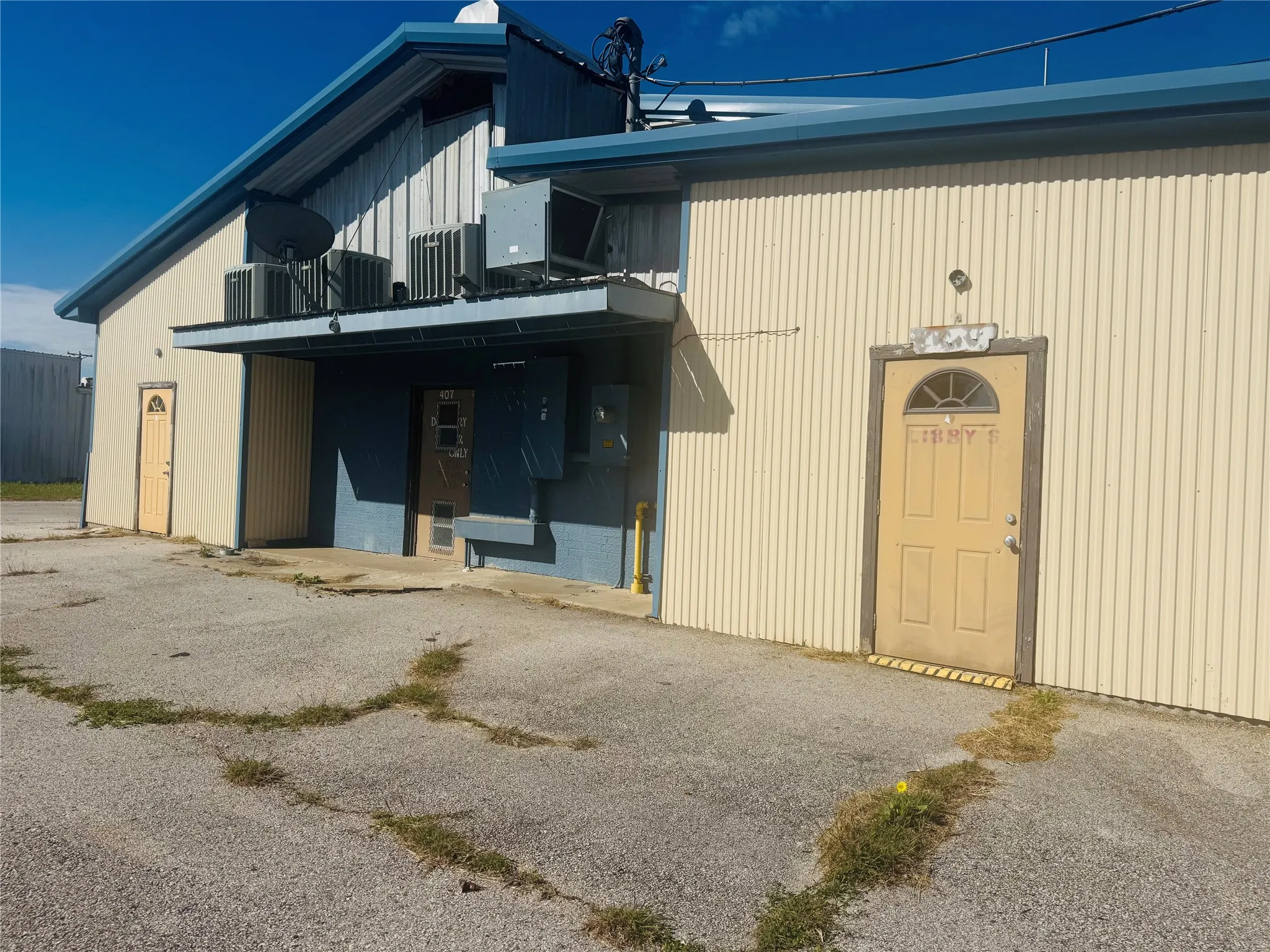 Office For Rent in Mc Lennan County , 407 N Robinson Drive, Robinson, Texas 76706, 0, 0, Garage spaces, 0 Sqft, built in 1978, Price $4,900, mls#21262713, Real Estate Agent in Robinson, Homes For Rent in Mc Lennan county, Homes For Rent in Robinson, Realtor in Robinson Texas, Real Estate Brokerage Independent Realty Texas, Luminita Cordes Realtor