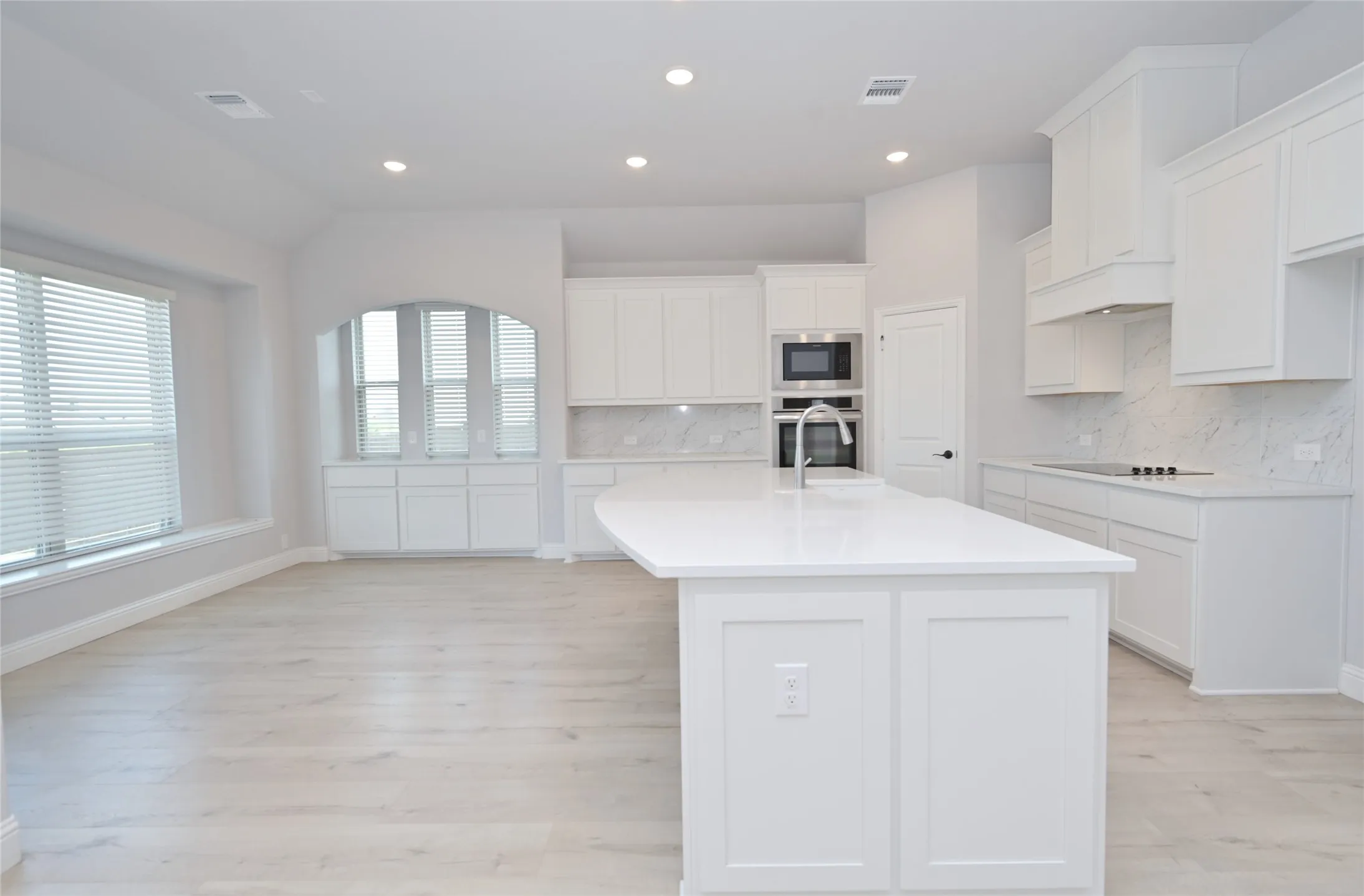 Single Family Residence For Sale in Johnson County , 12600 Eagles Bluff, Godley, Texas 76044, 5 Bedrooms, 5 Bathrooms, 3 Garage spaces, 4,054 Sqft, built in 2024, Price $698,500, mls#21257844, Real Estate Agent in Godley, Homes For Sale in Johnson county, Homes For Sale in Godley, Realtor in Godley Texas, Real Estate Brokerage Independent Realty Texas, Luminita Cordes Realtor