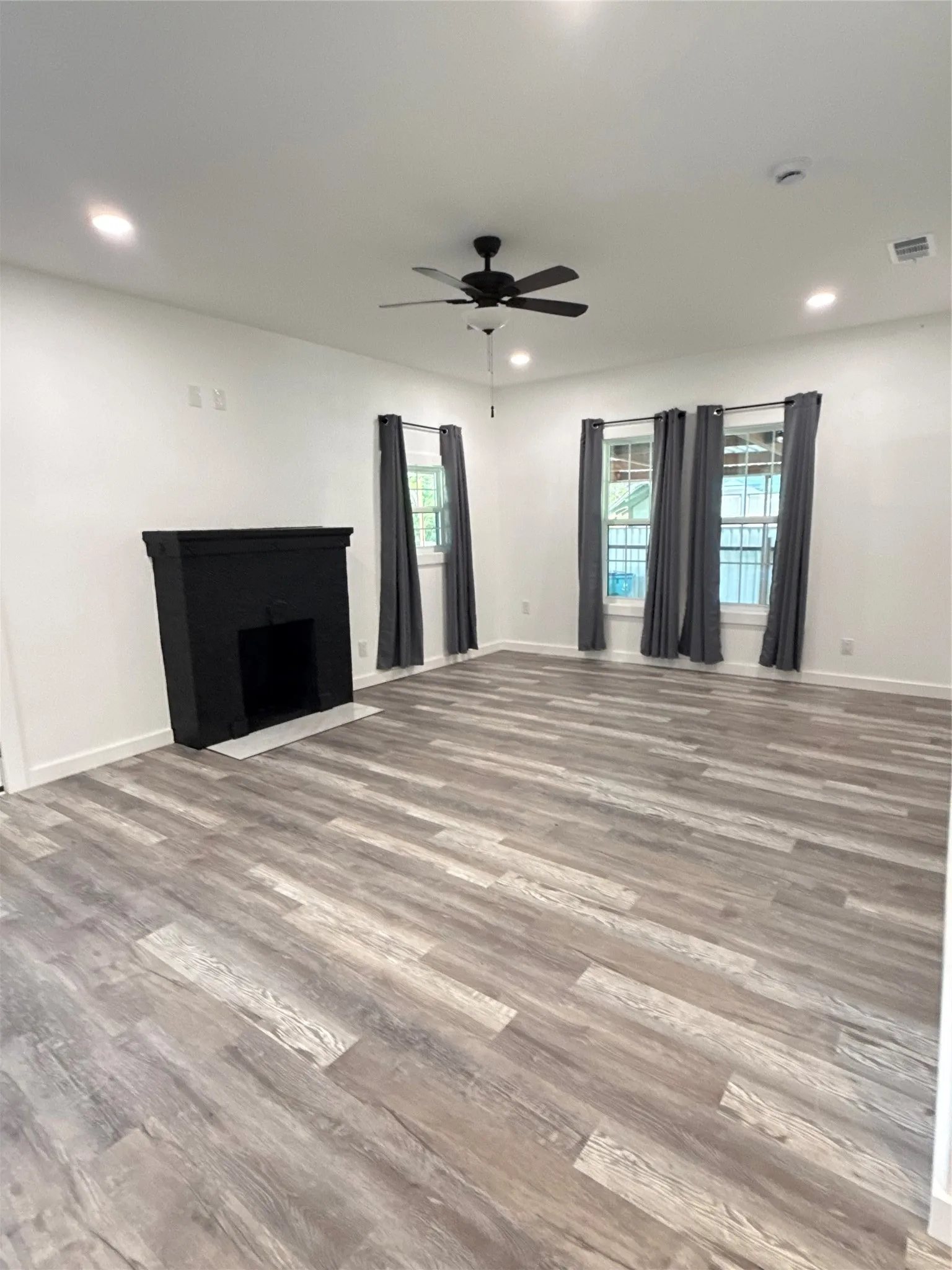Single Family Residence For Sale in Coleman County , 208 E 9TH Street, Coleman, Texas 76834, 3 Bedroom, 3 Bathroom, Garage spaces, 1,444 Sqft, built in 0, Price $235,000, mls#21262721, Real Estate Agent in Coleman, Homes For Sale in Coleman county, Homes For Sale in Coleman, Realtor in Coleman Texas, Real Estate Brokerage Independent Realty Texas, Luminita Cordes Realtor