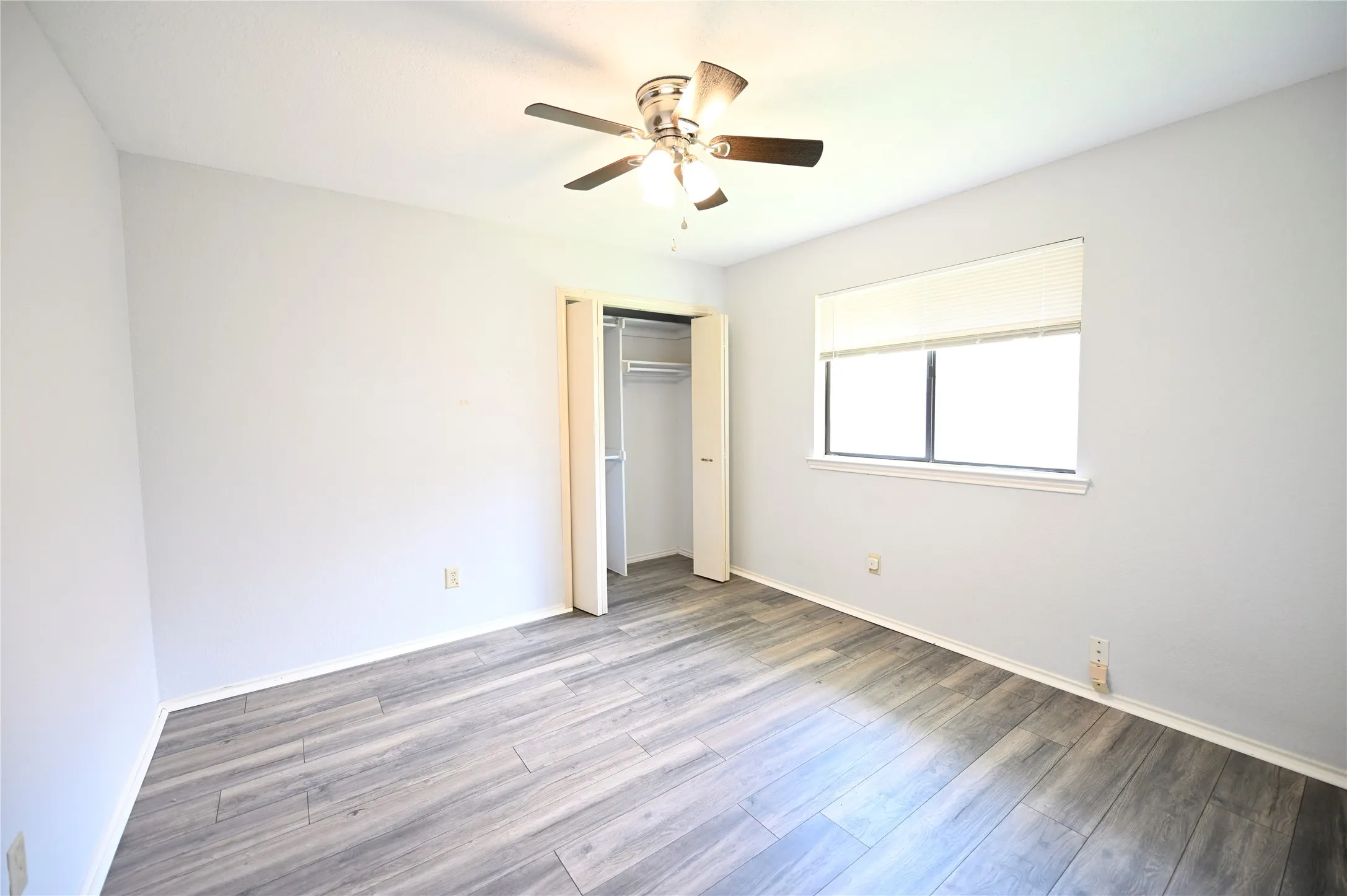 Single Family Residence For Sale in Dallas County , 2430 Beaver Run, Garland, Texas 75044, 3 Bedroom, 3 Bathroom, 2 Garage spaces, 2,196 Sqft, built in 1983, mls#21245205, Real Estate Agent in Garland, Homes For Sale in Dallas county, Homes For Sale in Garland, Realtor in Garland Texas, Real Estate Brokerage Independent Realty Texas, Luminita Cordes Realtor