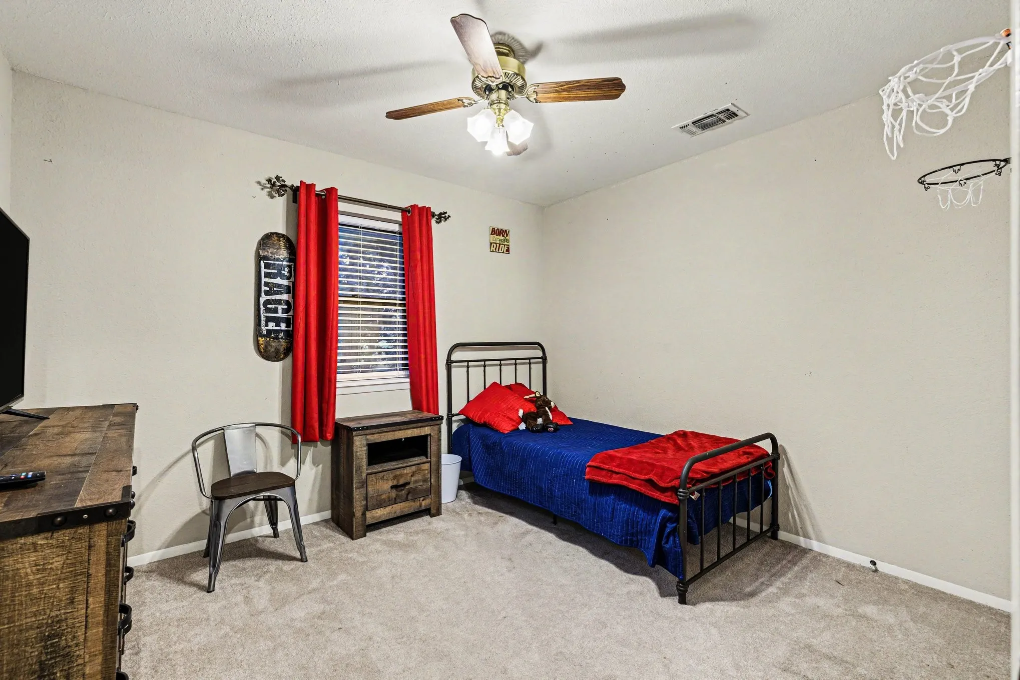 Single Family Residence For Sale in Cooke County , 380 County Road 123, Gainesville, Texas 76240, 4 Bedroom, 3 Bathroom, 2 Garage spaces, 2,220 Sqft, built in 1978, mls#21262318, Real Estate Agent in Gainesville, Homes For Sale in Cooke county, Homes For Sale in Gainesville, Realtor in Gainesville Texas, Real Estate Brokerage Independent Realty Texas, Luminita Cordes Realtor