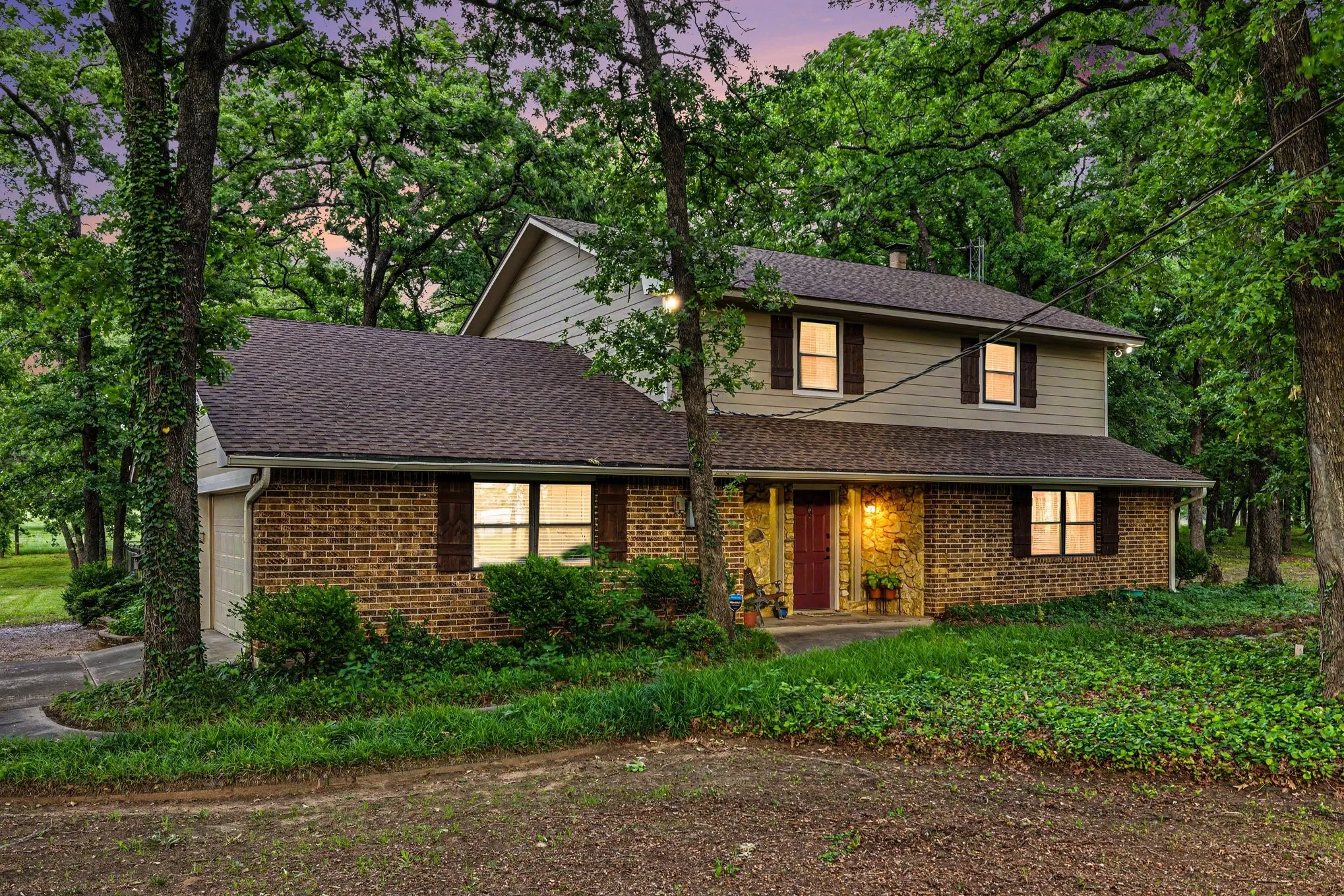 Single Family Residence For Sale in Cooke County , 380 County Road 123, Gainesville, Texas 76240, 4 Bedroom, 3 Bathroom, 2 Garage spaces, 2,220 Sqft, built in 1978, mls#21262318, Real Estate Agent in Gainesville, Homes For Sale in Cooke county, Homes For Sale in Gainesville, Realtor in Gainesville Texas, Real Estate Brokerage Independent Realty Texas, Luminita Cordes Realtor