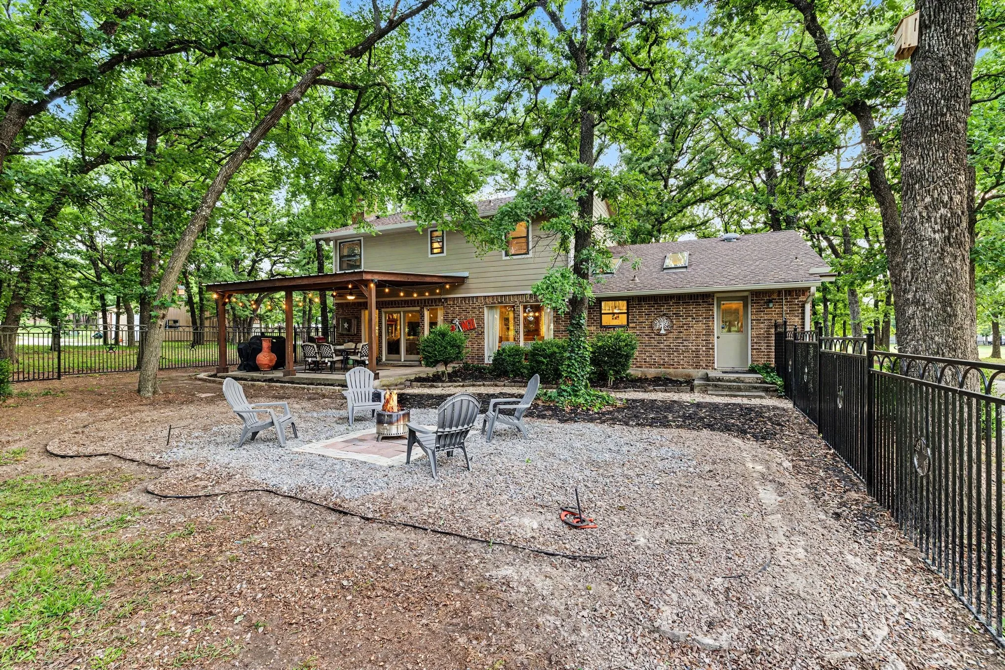 Single Family Residence For Sale in Cooke County , 380 County Road 123, Gainesville, Texas 76240, 4 Bedroom, 3 Bathroom, 2 Garage spaces, 2,220 Sqft, built in 1978, mls#21262318, Real Estate Agent in Gainesville, Homes For Sale in Cooke county, Homes For Sale in Gainesville, Realtor in Gainesville Texas, Real Estate Brokerage Independent Realty Texas, Luminita Cordes Realtor