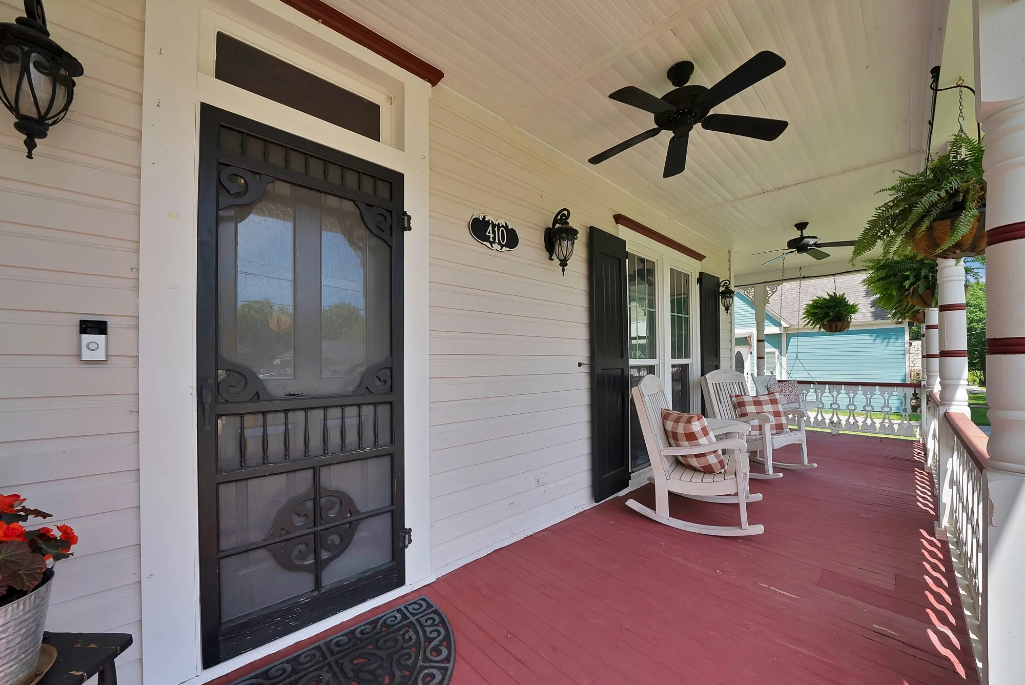 Single Family Residence For Sale in Parker County , 410 W Spring Street, Weatherford, Texas 76086, 3 Bedroom, 2 Bathroom, Garage spaces, 1,838 Sqft, built in 1892, mls#21259950, Real Estate Agent in Weatherford, Homes For Sale in Parker county, Homes For Sale in Weatherford, Realtor in Weatherford Texas, Real Estate Brokerage Independent Realty Texas, Luminita Cordes Realtor