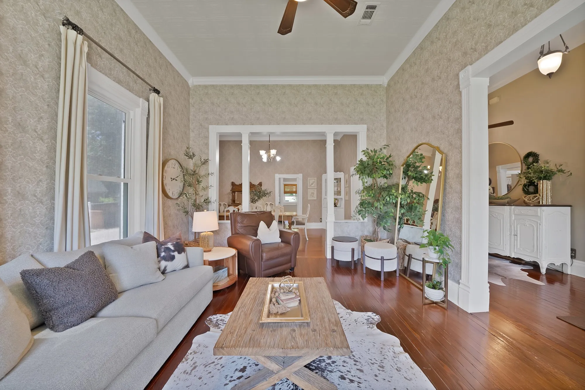 Single Family Residence For Sale in Parker County , 410 W Spring Street, Weatherford, Texas 76086, 3 Bedroom, 2 Bathroom, Garage spaces, 1,838 Sqft, built in 1892, mls#21259950, Real Estate Agent in Weatherford, Homes For Sale in Parker county, Homes For Sale in Weatherford, Realtor in Weatherford Texas, Real Estate Brokerage Independent Realty Texas, Luminita Cordes Realtor