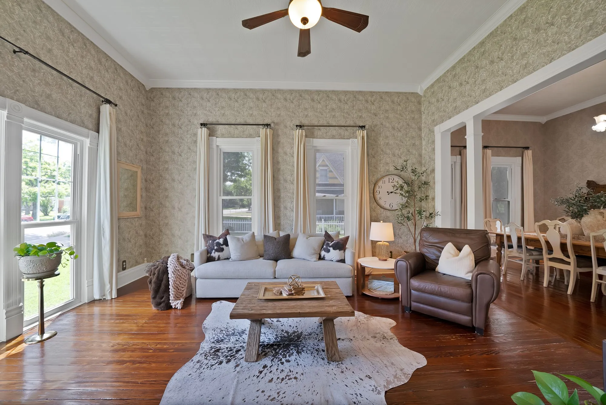 Single Family Residence For Sale in Parker County , 410 W Spring Street, Weatherford, Texas 76086, 3 Bedroom, 2 Bathroom, Garage spaces, 1,838 Sqft, built in 1892, mls#21259950, Real Estate Agent in Weatherford, Homes For Sale in Parker county, Homes For Sale in Weatherford, Realtor in Weatherford Texas, Real Estate Brokerage Independent Realty Texas, Luminita Cordes Realtor