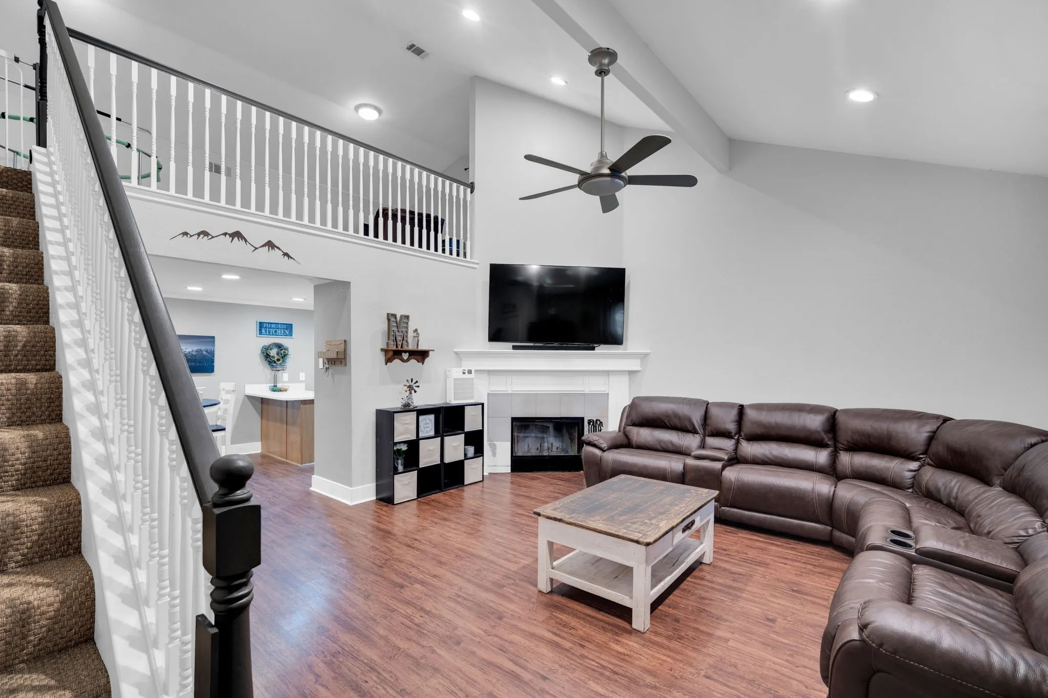 Single Family Residence For Sale in Tarrant County , 5107 Ridge Pointe Drive, Arlington, Texas 76017, 4 Bedroom, 3 Bathroom, 2 Garage spaces, 2,019 Sqft, built in 1995, mls#21261523, Real Estate Agent in Arlington, Homes For Sale in Tarrant county, Homes For Sale in Arlington, Realtor in Arlington Texas, Real Estate Brokerage Independent Realty Texas, Luminita Cordes Realtor