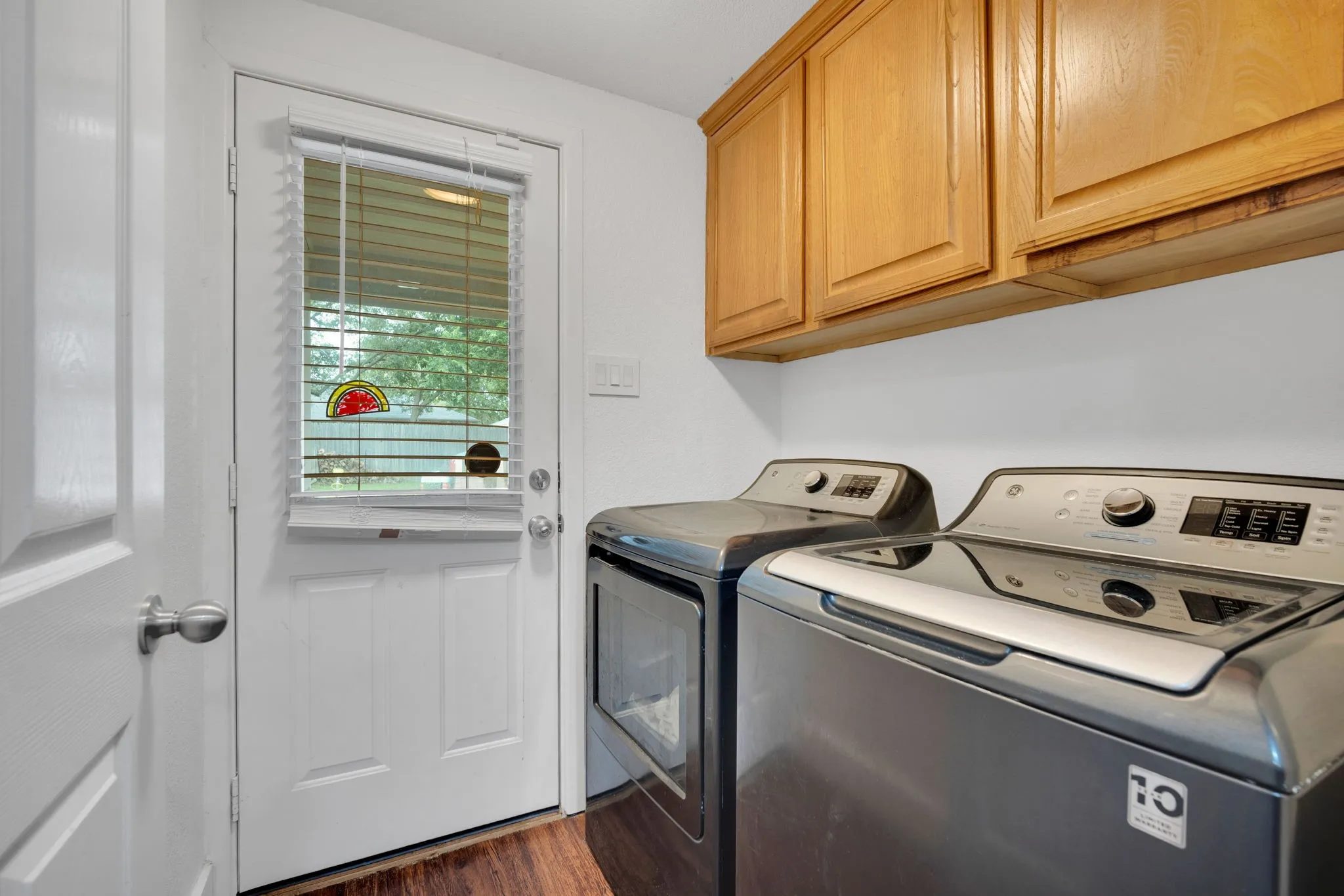 Single Family Residence For Sale in Tarrant County , 5107 Ridge Pointe Drive, Arlington, Texas 76017, 4 Bedroom, 3 Bathroom, 2 Garage spaces, 2,019 Sqft, built in 1995, mls#21261523, Real Estate Agent in Arlington, Homes For Sale in Tarrant county, Homes For Sale in Arlington, Realtor in Arlington Texas, Real Estate Brokerage Independent Realty Texas, Luminita Cordes Realtor