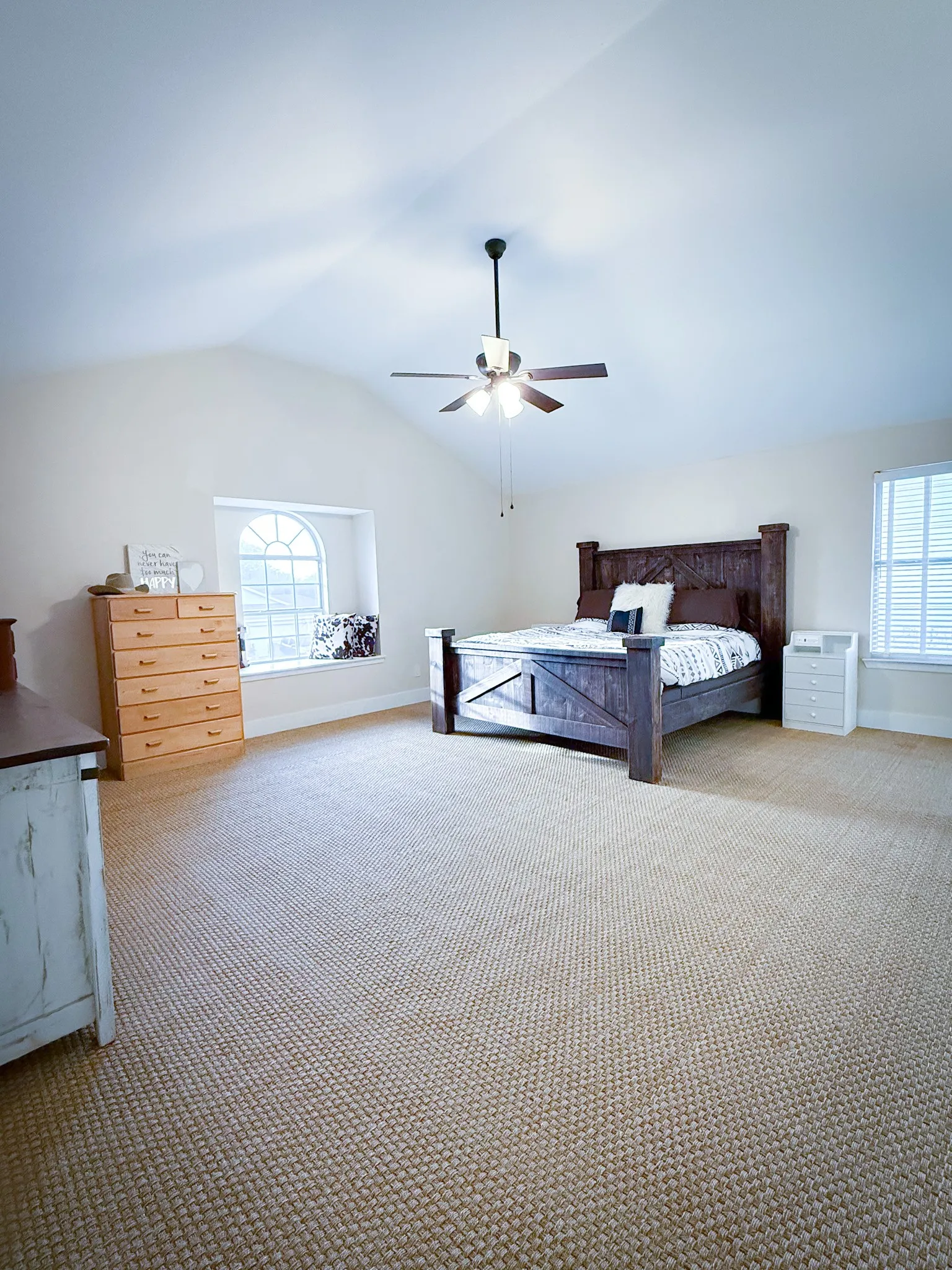 Single Family Residence For Sale in Tarrant County , 5107 Ridge Pointe Drive, Arlington, Texas 76017, 4 Bedroom, 3 Bathroom, 2 Garage spaces, 2,019 Sqft, built in 1995, mls#21261523, Real Estate Agent in Arlington, Homes For Sale in Tarrant county, Homes For Sale in Arlington, Realtor in Arlington Texas, Real Estate Brokerage Independent Realty Texas, Luminita Cordes Realtor