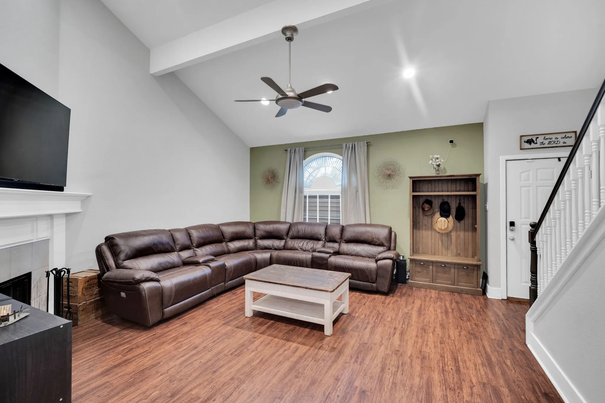 Single Family Residence For Sale in Tarrant County , 5107 Ridge Pointe Drive, Arlington, Texas 76017, 4 Bedroom, 3 Bathroom, 2 Garage spaces, 2,019 Sqft, built in 1995, mls#21261523, Real Estate Agent in Arlington, Homes For Sale in Tarrant county, Homes For Sale in Arlington, Realtor in Arlington Texas, Real Estate Brokerage Independent Realty Texas, Luminita Cordes Realtor