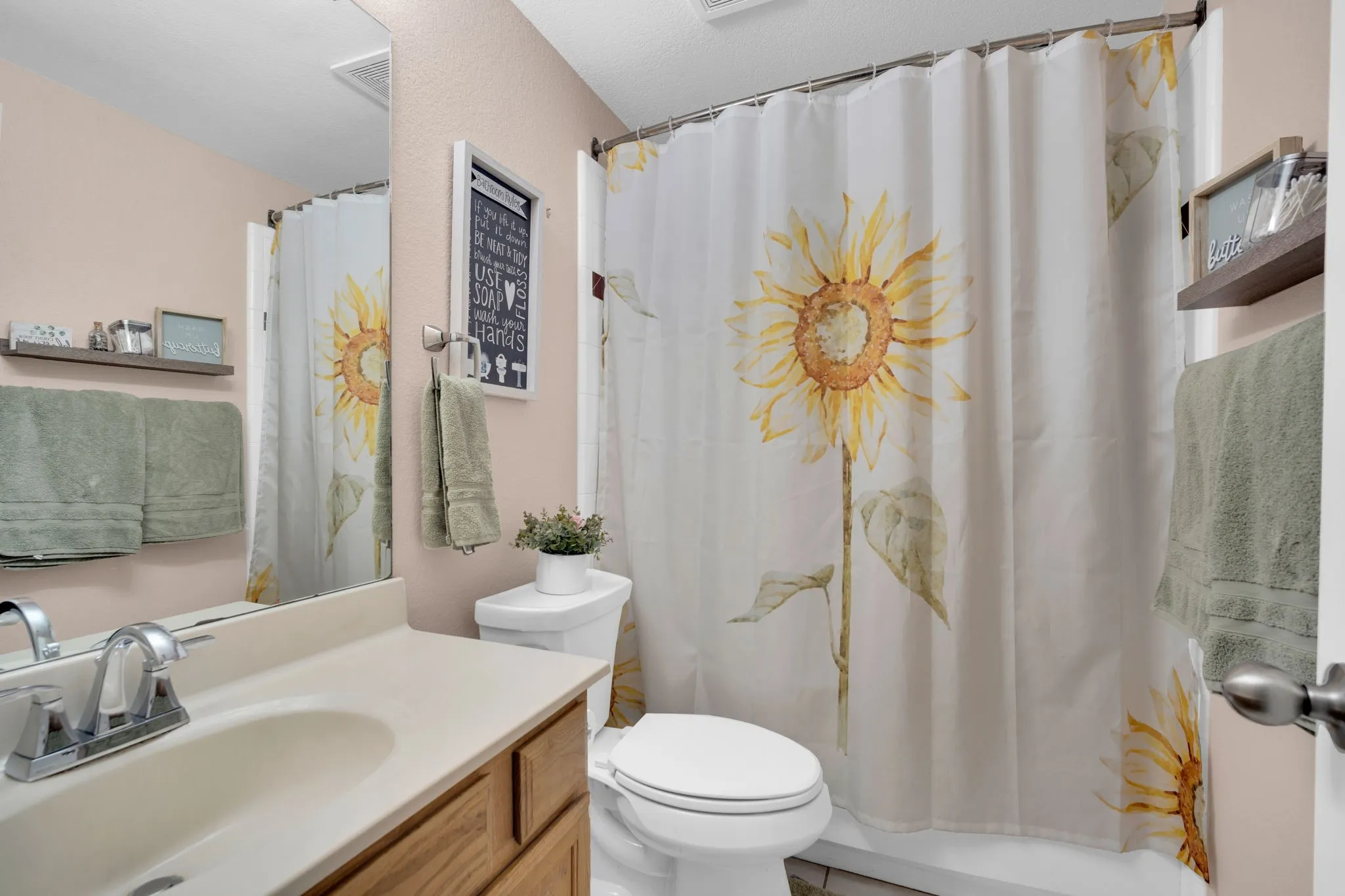 Single Family Residence For Sale in Tarrant County , 5107 Ridge Pointe Drive, Arlington, Texas 76017, 4 Bedroom, 3 Bathroom, 2 Garage spaces, 2,019 Sqft, built in 1995, mls#21261523, Real Estate Agent in Arlington, Homes For Sale in Tarrant county, Homes For Sale in Arlington, Realtor in Arlington Texas, Real Estate Brokerage Independent Realty Texas, Luminita Cordes Realtor