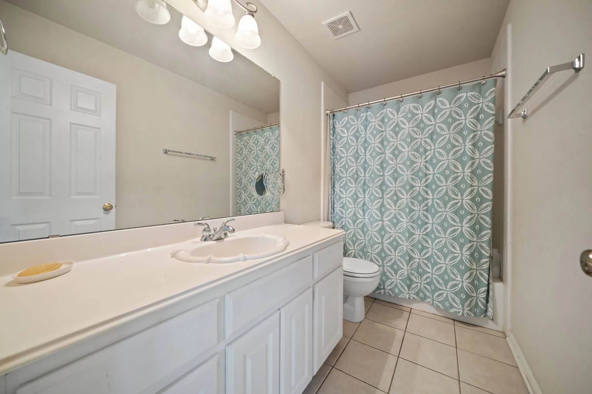 Single Family Residence For Rent in Rockwall County , 1571 Coastal Drive, Rockwall, Texas 75087, 5 Bedroom, 4 Bathroom, 2 Garage spaces, 3,618 Sqft, built in 2002, mls#21262779, Real Estate Agent in Rockwall, Homes For Rent in Rockwall county, Homes For Rent in Rockwall, Realtor in Rockwall Texas, Real Estate Brokerage Independent Realty Texas, Luminita Cordes Realtor