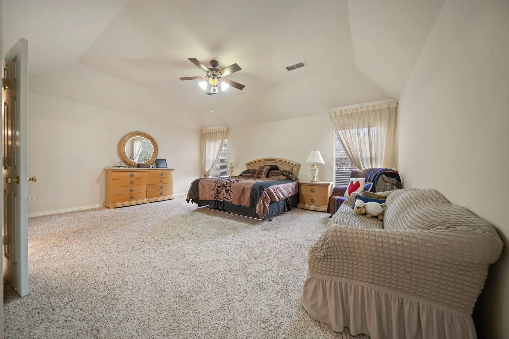 Single Family Residence For Rent in Rockwall County , 1571 Coastal Drive, Rockwall, Texas 75087, 5 Bedroom, 4 Bathroom, 2 Garage spaces, 3,618 Sqft, built in 2002, mls#21262779, Real Estate Agent in Rockwall, Homes For Rent in Rockwall county, Homes For Rent in Rockwall, Realtor in Rockwall Texas, Real Estate Brokerage Independent Realty Texas, Luminita Cordes Realtor