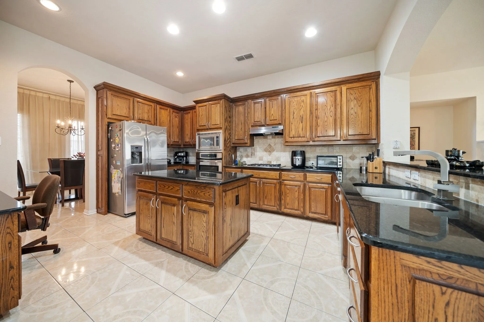Single Family Residence For Rent in Rockwall County , 1571 Coastal Drive, Rockwall, Texas 75087, 5 Bedroom, 4 Bathroom, 2 Garage spaces, 3,618 Sqft, built in 2002, mls#21262779, Real Estate Agent in Rockwall, Homes For Rent in Rockwall county, Homes For Rent in Rockwall, Realtor in Rockwall Texas, Real Estate Brokerage Independent Realty Texas, Luminita Cordes Realtor
