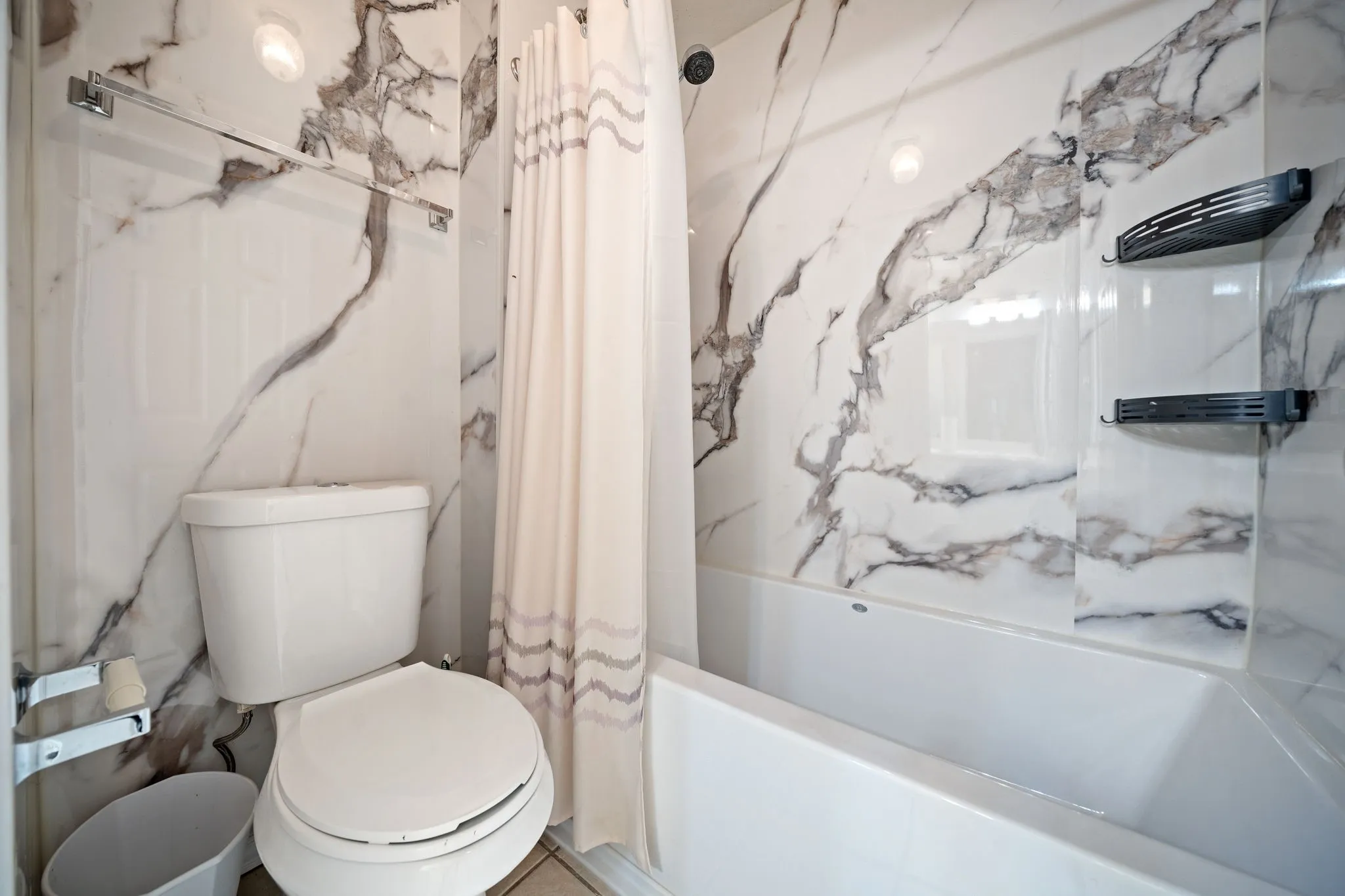 Single Family Residence For Rent in Rockwall County , 1571 Coastal Drive, Rockwall, Texas 75087, 5 Bedroom, 4 Bathroom, 2 Garage spaces, 3,618 Sqft, built in 2002, mls#21262779, Real Estate Agent in Rockwall, Homes For Rent in Rockwall county, Homes For Rent in Rockwall, Realtor in Rockwall Texas, Real Estate Brokerage Independent Realty Texas, Luminita Cordes Realtor