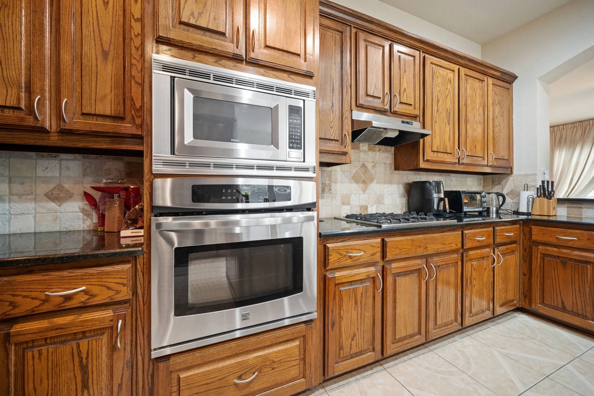 Single Family Residence For Rent in Rockwall County , 1571 Coastal Drive, Rockwall, Texas 75087, 5 Bedroom, 4 Bathroom, 2 Garage spaces, 3,618 Sqft, built in 2002, mls#21262779, Real Estate Agent in Rockwall, Homes For Rent in Rockwall county, Homes For Rent in Rockwall, Realtor in Rockwall Texas, Real Estate Brokerage Independent Realty Texas, Luminita Cordes Realtor