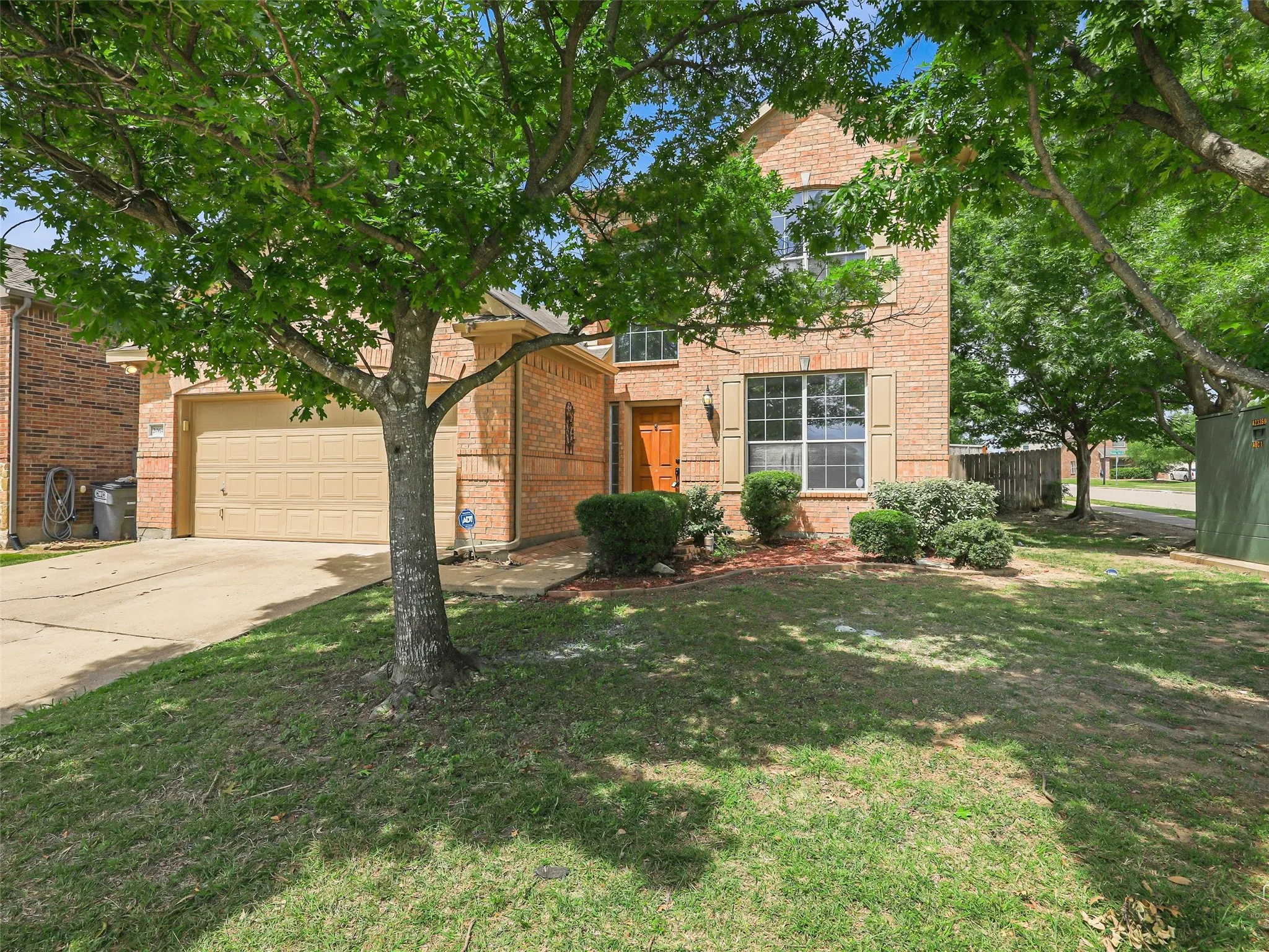Single Family Residence For Sale in Collin County , 2064 Forest Meadow Drive, Princeton, Texas 75407, 4 Bedroom, 3 Bathroom, 2 Garage spaces, 2,340 Sqft, built in 2004, mls#21260007, Real Estate Agent in Princeton, Homes For Sale in Collin county, Homes For Sale in Princeton, Realtor in Princeton Texas, Real Estate Brokerage Independent Realty Texas, Luminita Cordes Realtor