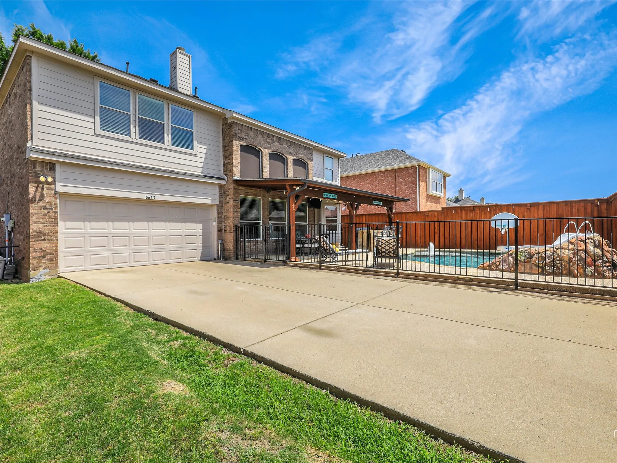 Single Family Residence For Sale in Denton County , 8653 Shakespeare Lane, Frisco, Texas 75036, 5 Bedroom, 4 Bathroom, 2 Garage spaces, 3,678 Sqft, built in 2003, mls#21258976, Real Estate Agent in Frisco, Homes For Sale in Denton county, Homes For Sale in Frisco, Realtor in Frisco Texas, Real Estate Brokerage Independent Realty Texas, Luminita Cordes Realtor