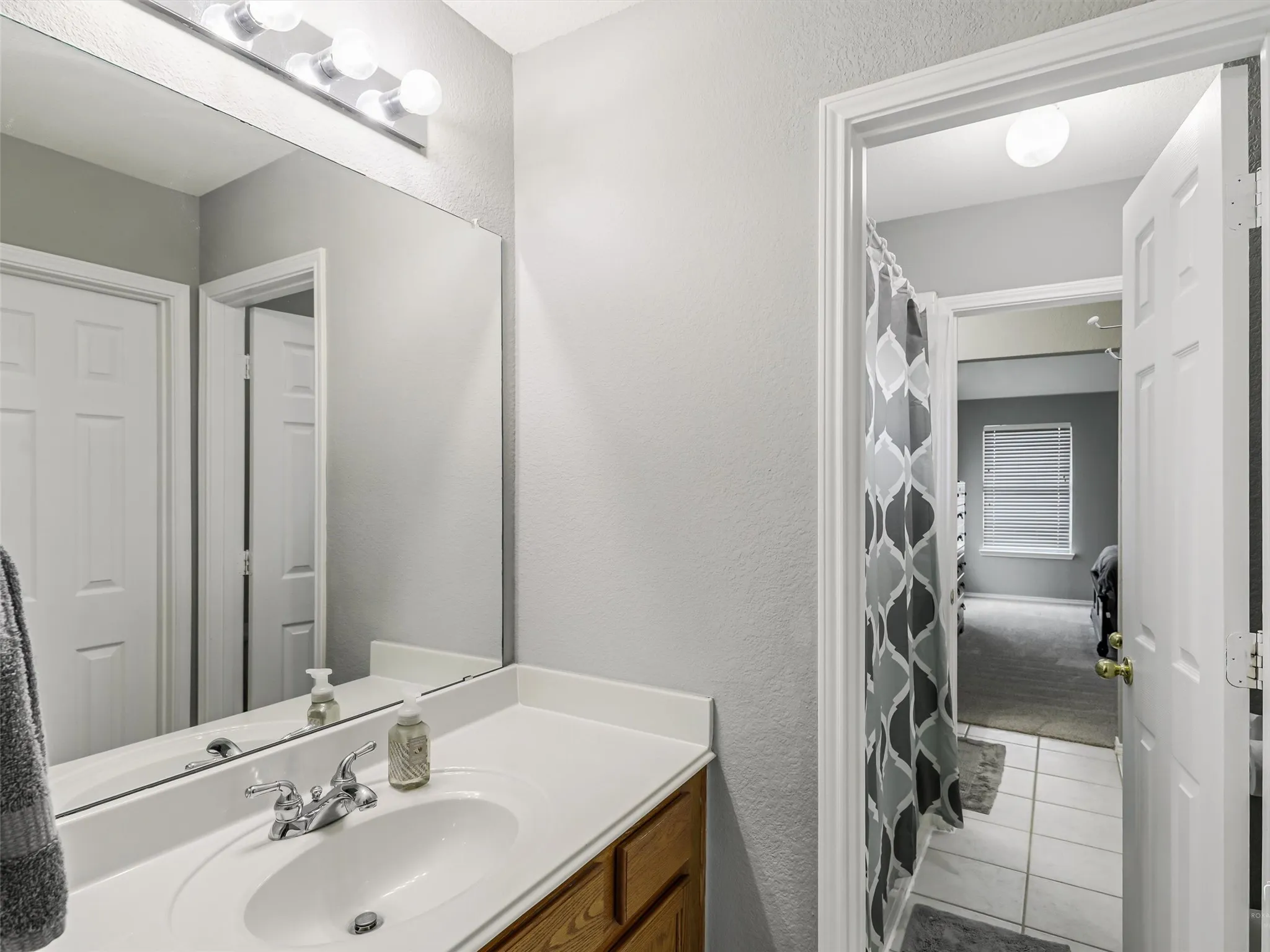 Single Family Residence For Sale in Denton County , 8653 Shakespeare Lane, Frisco, Texas 75036, 5 Bedroom, 4 Bathroom, 2 Garage spaces, 3,678 Sqft, built in 2003, mls#21258976, Real Estate Agent in Frisco, Homes For Sale in Denton county, Homes For Sale in Frisco, Realtor in Frisco Texas, Real Estate Brokerage Independent Realty Texas, Luminita Cordes Realtor