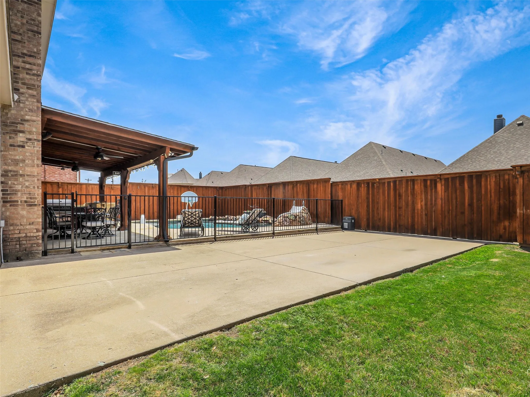 Single Family Residence For Sale in Denton County , 8653 Shakespeare Lane, Frisco, Texas 75036, 5 Bedroom, 4 Bathroom, 2 Garage spaces, 3,678 Sqft, built in 2003, mls#21258976, Real Estate Agent in Frisco, Homes For Sale in Denton county, Homes For Sale in Frisco, Realtor in Frisco Texas, Real Estate Brokerage Independent Realty Texas, Luminita Cordes Realtor