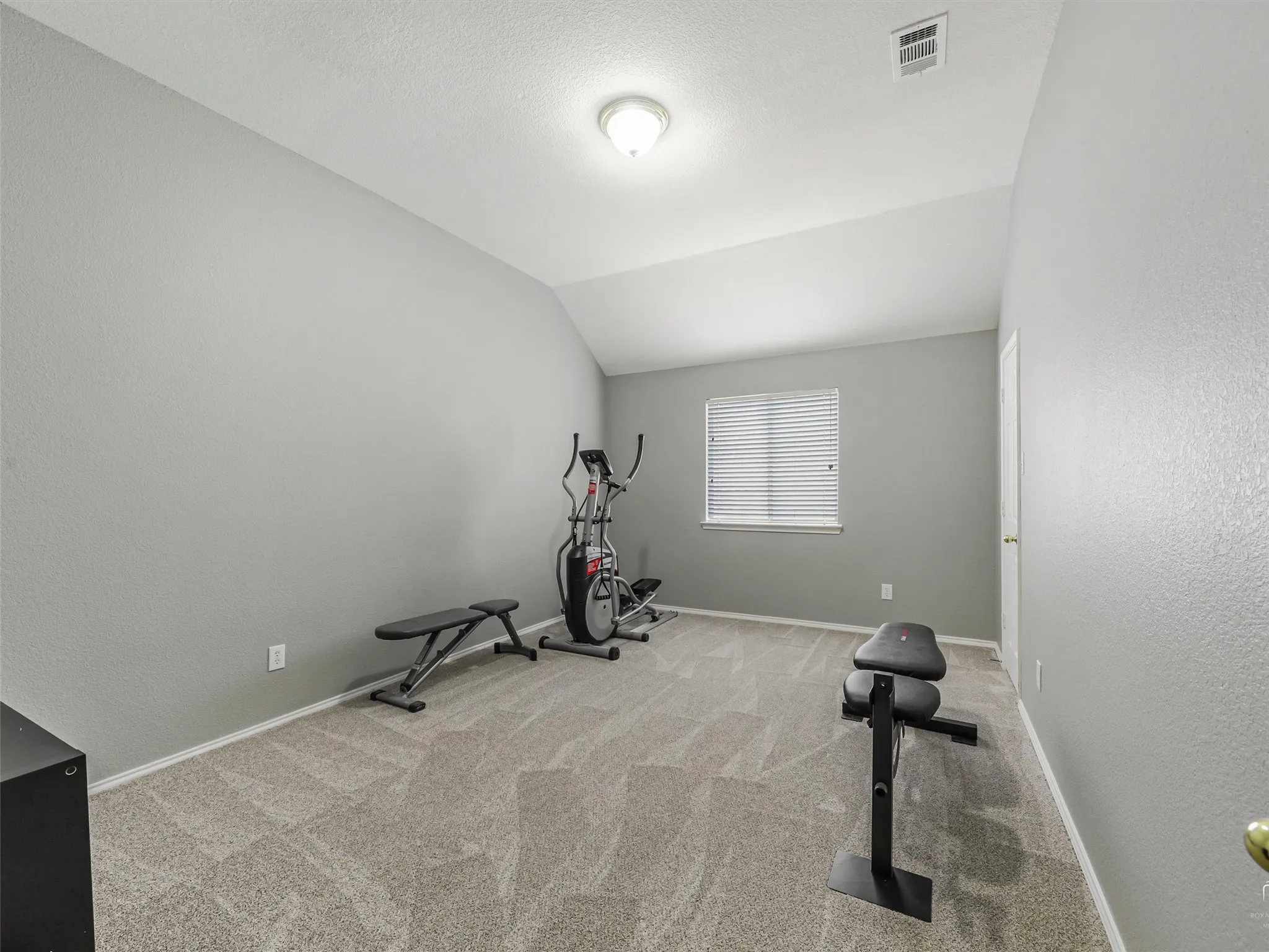 Single Family Residence For Sale in Denton County , 8653 Shakespeare Lane, Frisco, Texas 75036, 5 Bedroom, 4 Bathroom, 2 Garage spaces, 3,678 Sqft, built in 2003, mls#21258976, Real Estate Agent in Frisco, Homes For Sale in Denton county, Homes For Sale in Frisco, Realtor in Frisco Texas, Real Estate Brokerage Independent Realty Texas, Luminita Cordes Realtor