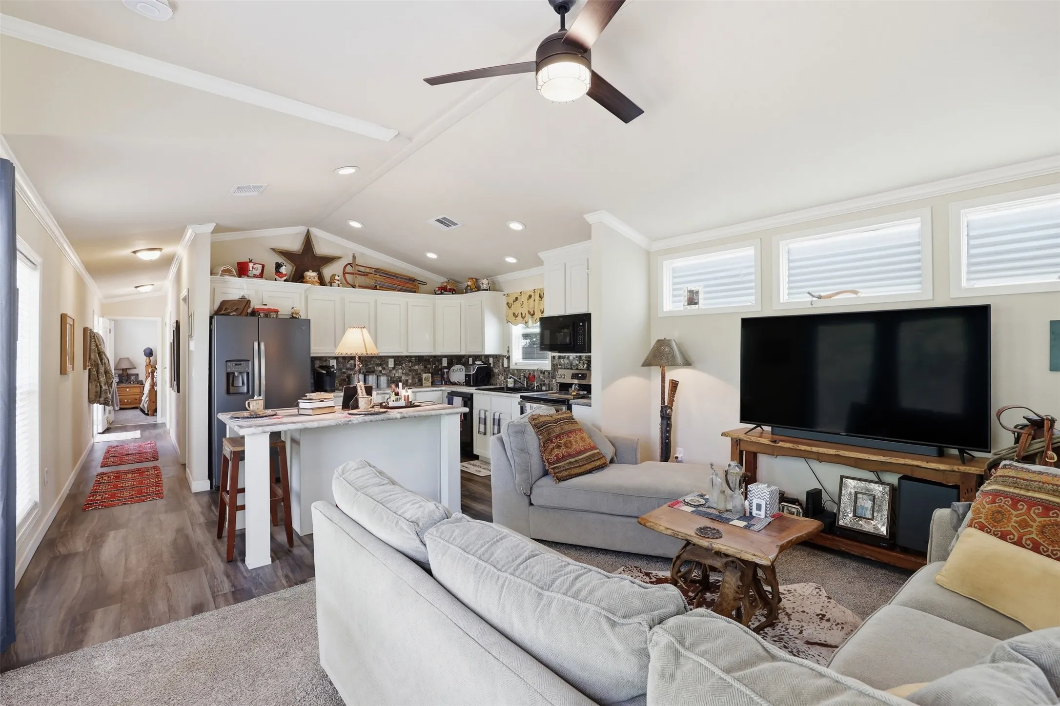Mobile Home For Sale in Palo Pinto County , 140 E Bankhead Highway, Mineral Wells, Texas 76067, 2 Bedroom, 2 Bathroom, Garage spaces, 1,020 Sqft, built in 2021, mls#21259094, Real Estate Agent in Mineral Wells, Homes For Sale in Palo Pinto county, Homes For Sale in Mineral Wells, Realtor in Mineral Wells Texas, Real Estate Brokerage Independent Realty Texas, Luminita Cordes Realtor