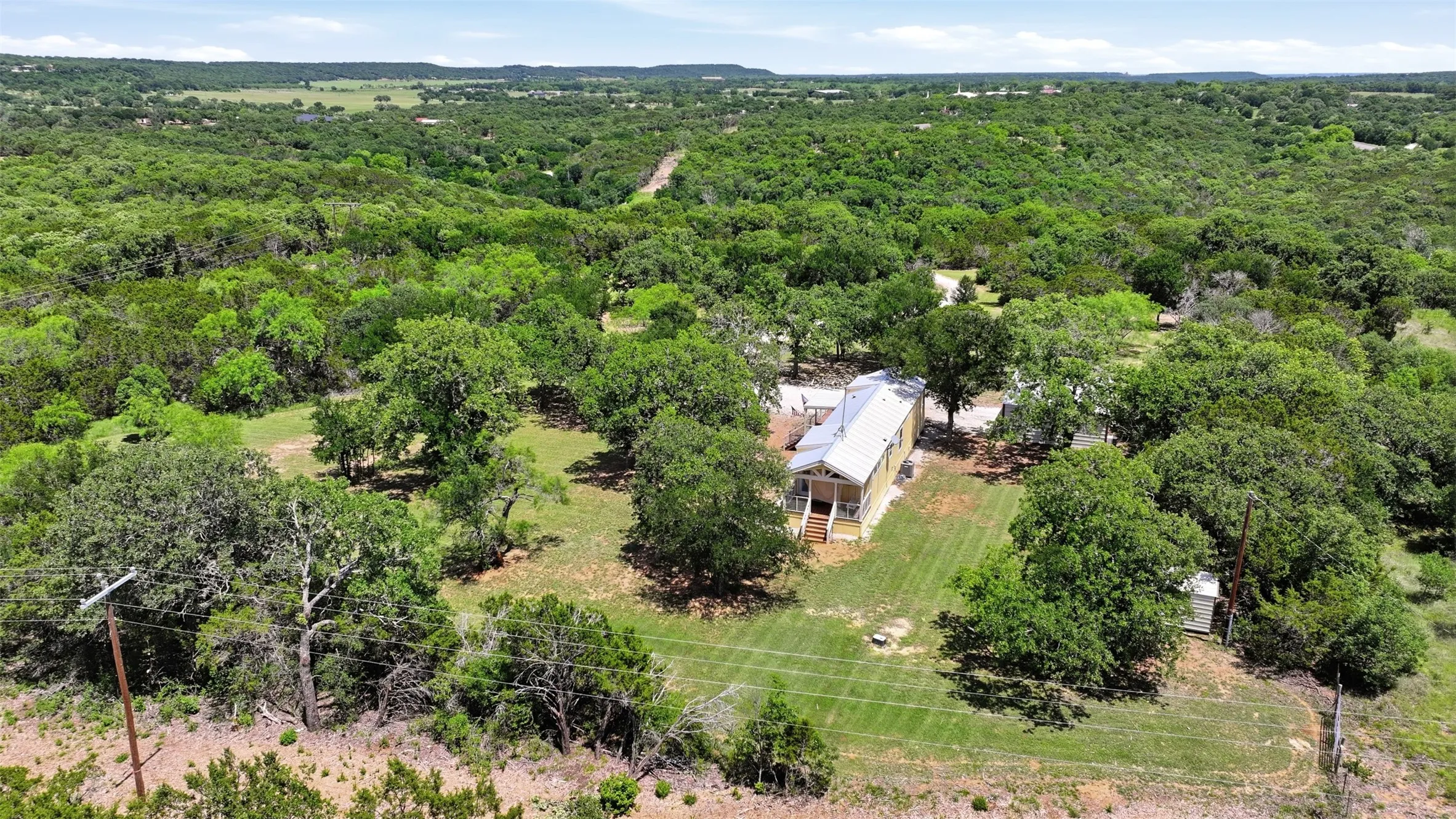 Mobile Home For Sale in Palo Pinto County , 140 E Bankhead Highway, Mineral Wells, Texas 76067, 2 Bedroom, 2 Bathroom, Garage spaces, 1,020 Sqft, built in 2021, mls#21259094, Real Estate Agent in Mineral Wells, Homes For Sale in Palo Pinto county, Homes For Sale in Mineral Wells, Realtor in Mineral Wells Texas, Real Estate Brokerage Independent Realty Texas, Luminita Cordes Realtor