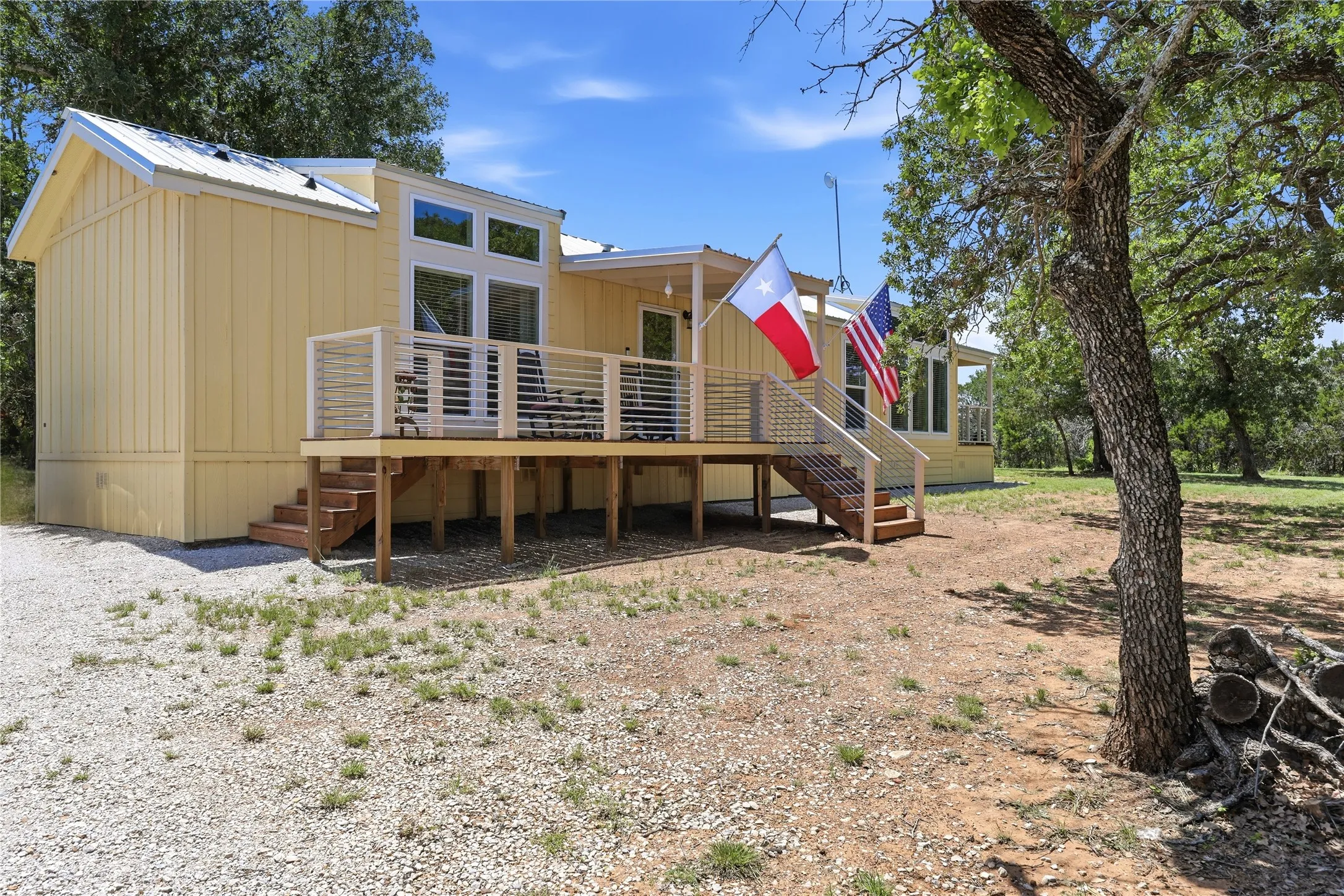 Mobile Home For Sale in Palo Pinto County , 140 E Bankhead Highway, Mineral Wells, Texas 76067, 2 Bedroom, 2 Bathroom, Garage spaces, 1,020 Sqft, built in 2021, mls#21259094, Real Estate Agent in Mineral Wells, Homes For Sale in Palo Pinto county, Homes For Sale in Mineral Wells, Realtor in Mineral Wells Texas, Real Estate Brokerage Independent Realty Texas, Luminita Cordes Realtor