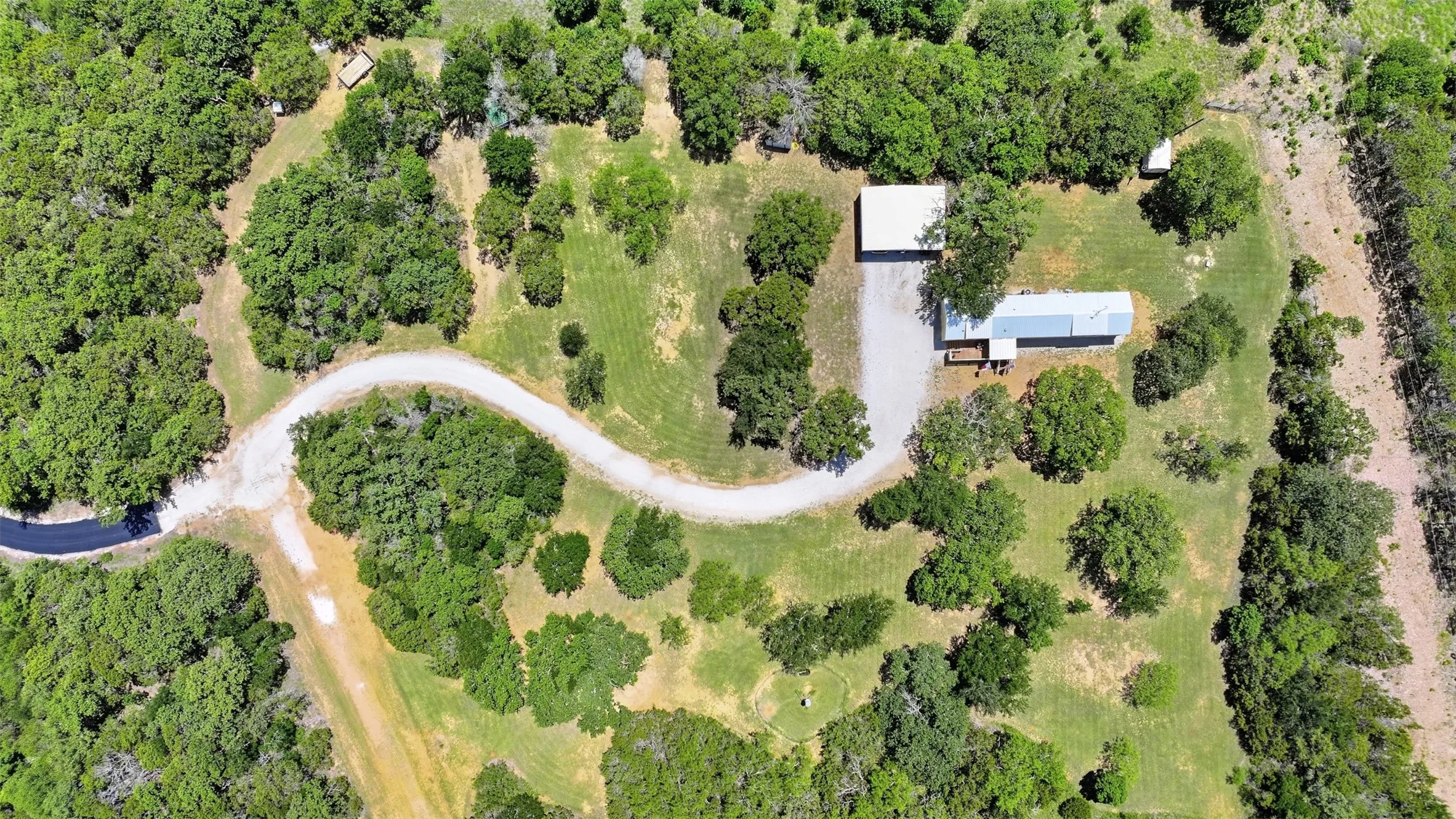 Mobile Home For Sale in Palo Pinto County , 140 E Bankhead Highway, Mineral Wells, Texas 76067, 2 Bedroom, 2 Bathroom, Garage spaces, 1,020 Sqft, built in 2021, mls#21259094, Real Estate Agent in Mineral Wells, Homes For Sale in Palo Pinto county, Homes For Sale in Mineral Wells, Realtor in Mineral Wells Texas, Real Estate Brokerage Independent Realty Texas, Luminita Cordes Realtor