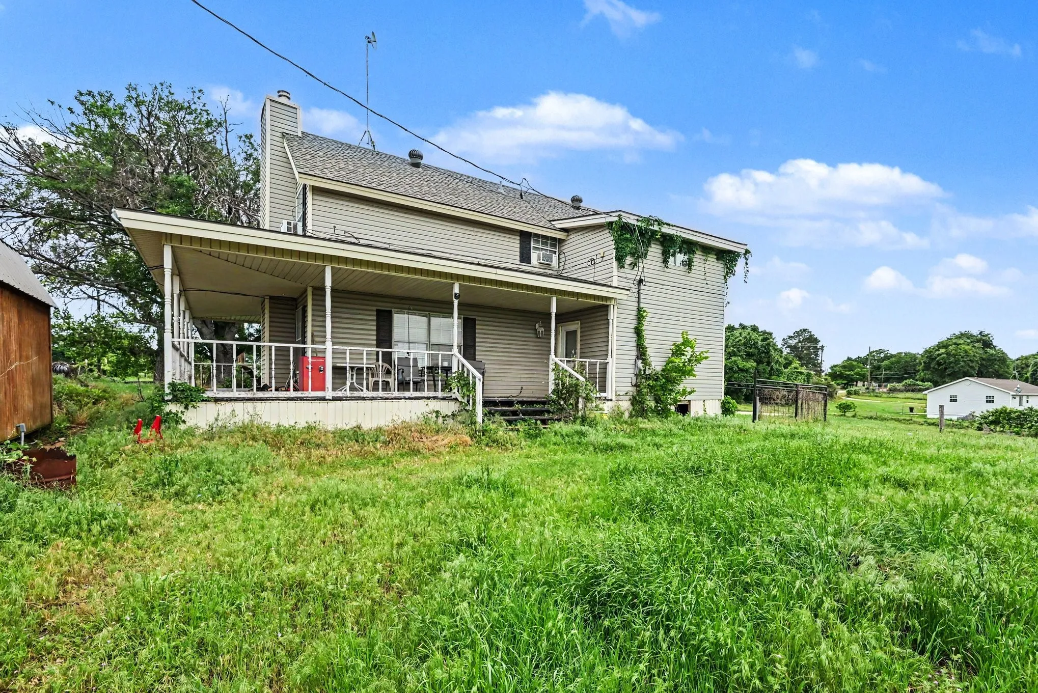 Single Family Residence For Sale in Tarrant County , 13270 Liberty School Road, Azle, Texas 76020, 3 Bedrooms, 2 Bathrooms, Garage spaces, 1,514 Sqft, built in 1986, Price $255,000, mls#21259046, Real Estate Agent in Azle, Homes For Sale in Tarrant county, Homes For Sale in Azle, Realtor in Azle Texas, Real Estate Brokerage Independent Realty Texas, Luminita Cordes Realtor