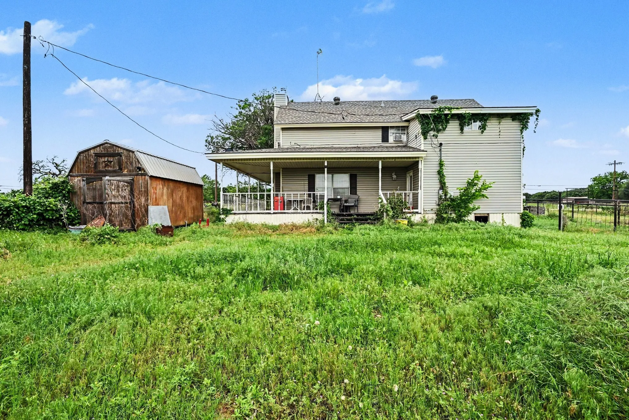 Single Family Residence For Sale in Tarrant County , 13270 Liberty School Road, Azle, Texas 76020, 3 Bedrooms, 2 Bathrooms, Garage spaces, 1,514 Sqft, built in 1986, Price $255,000, mls#21259046, Real Estate Agent in Azle, Homes For Sale in Tarrant county, Homes For Sale in Azle, Realtor in Azle Texas, Real Estate Brokerage Independent Realty Texas, Luminita Cordes Realtor