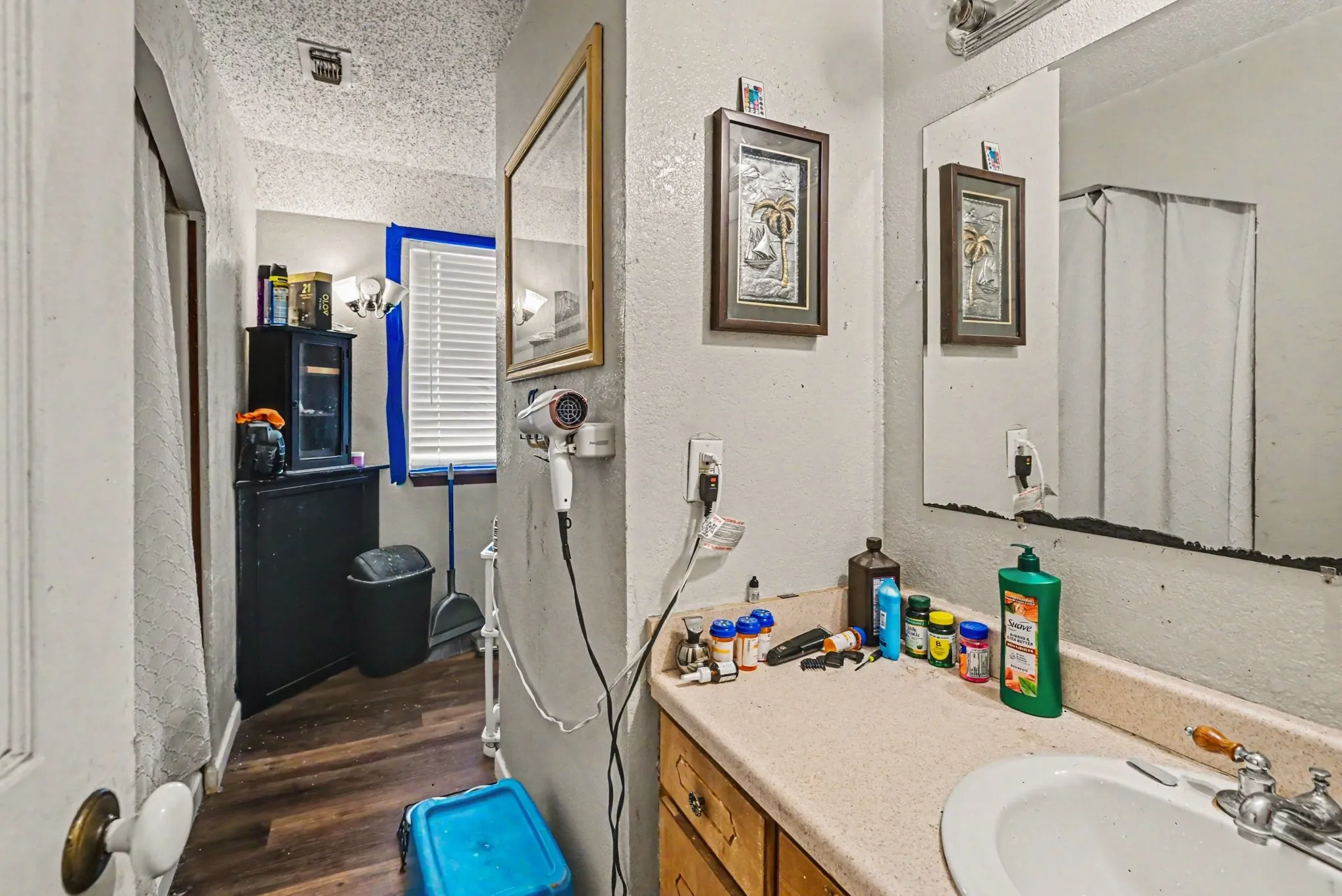Single Family Residence For Sale in Tarrant County , 13270 Liberty School Road, Azle, Texas 76020, 3 Bedrooms, 2 Bathrooms, Garage spaces, 1,514 Sqft, built in 1986, Price $255,000, mls#21259046, Real Estate Agent in Azle, Homes For Sale in Tarrant county, Homes For Sale in Azle, Realtor in Azle Texas, Real Estate Brokerage Independent Realty Texas, Luminita Cordes Realtor