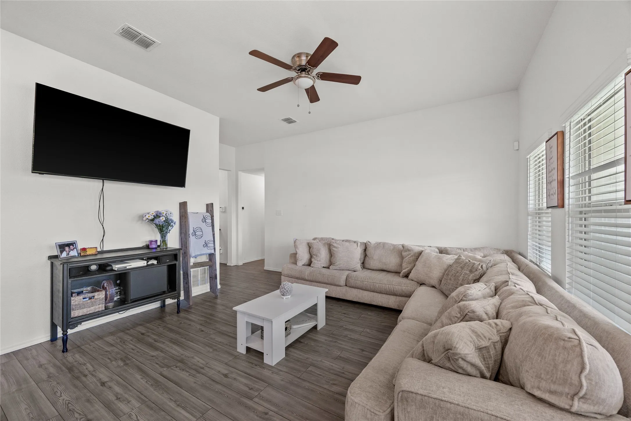 Single Family Residence For Sale in Kaufman County , 3139 Josefina Lane, Forney, Texas 75126, 3 Bedrooms, 2 Bathrooms, 2 Garage spaces, 1,508 Sqft, built in 2021, Price $279,000, mls#21261355, Real Estate Agent in Forney, Homes For Sale in Kaufman county, Homes For Sale in Forney, Realtor in Forney Texas, Real Estate Brokerage Independent Realty Texas, Luminita Cordes Realtor