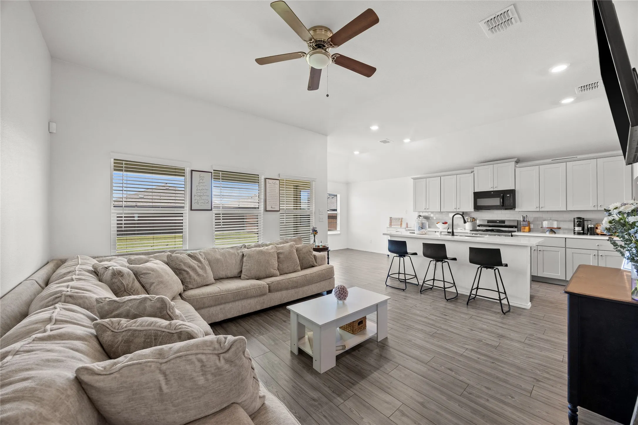 Single Family Residence For Sale in Kaufman County , 3139 Josefina Lane, Forney, Texas 75126, 3 Bedrooms, 2 Bathrooms, 2 Garage spaces, 1,508 Sqft, built in 2021, Price $279,000, mls#21261355, Real Estate Agent in Forney, Homes For Sale in Kaufman county, Homes For Sale in Forney, Realtor in Forney Texas, Real Estate Brokerage Independent Realty Texas, Luminita Cordes Realtor
