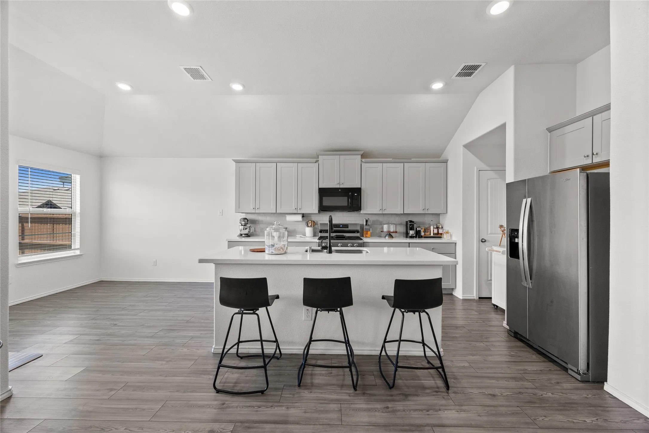 Single Family Residence For Sale in Kaufman County , 3139 Josefina Lane, Forney, Texas 75126, 3 Bedrooms, 2 Bathrooms, 2 Garage spaces, 1,508 Sqft, built in 2021, Price $279,000, mls#21261355, Real Estate Agent in Forney, Homes For Sale in Kaufman county, Homes For Sale in Forney, Realtor in Forney Texas, Real Estate Brokerage Independent Realty Texas, Luminita Cordes Realtor