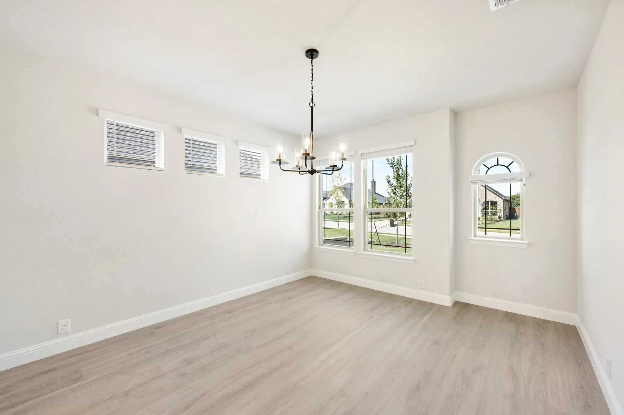 Single Family Residence For Sale in Ellis County , 4414 Biscayne Drive, Midlothian, Texas 76065, 5 Bedroom, 4 Bathroom, 2 Garage spaces, 3,485 Sqft, built in 2025, mls#21262839, Real Estate Agent in Midlothian, Homes For Sale in Ellis county, Homes For Sale in Midlothian, Realtor in Midlothian Texas, Real Estate Brokerage Independent Realty Texas, Luminita Cordes Realtor