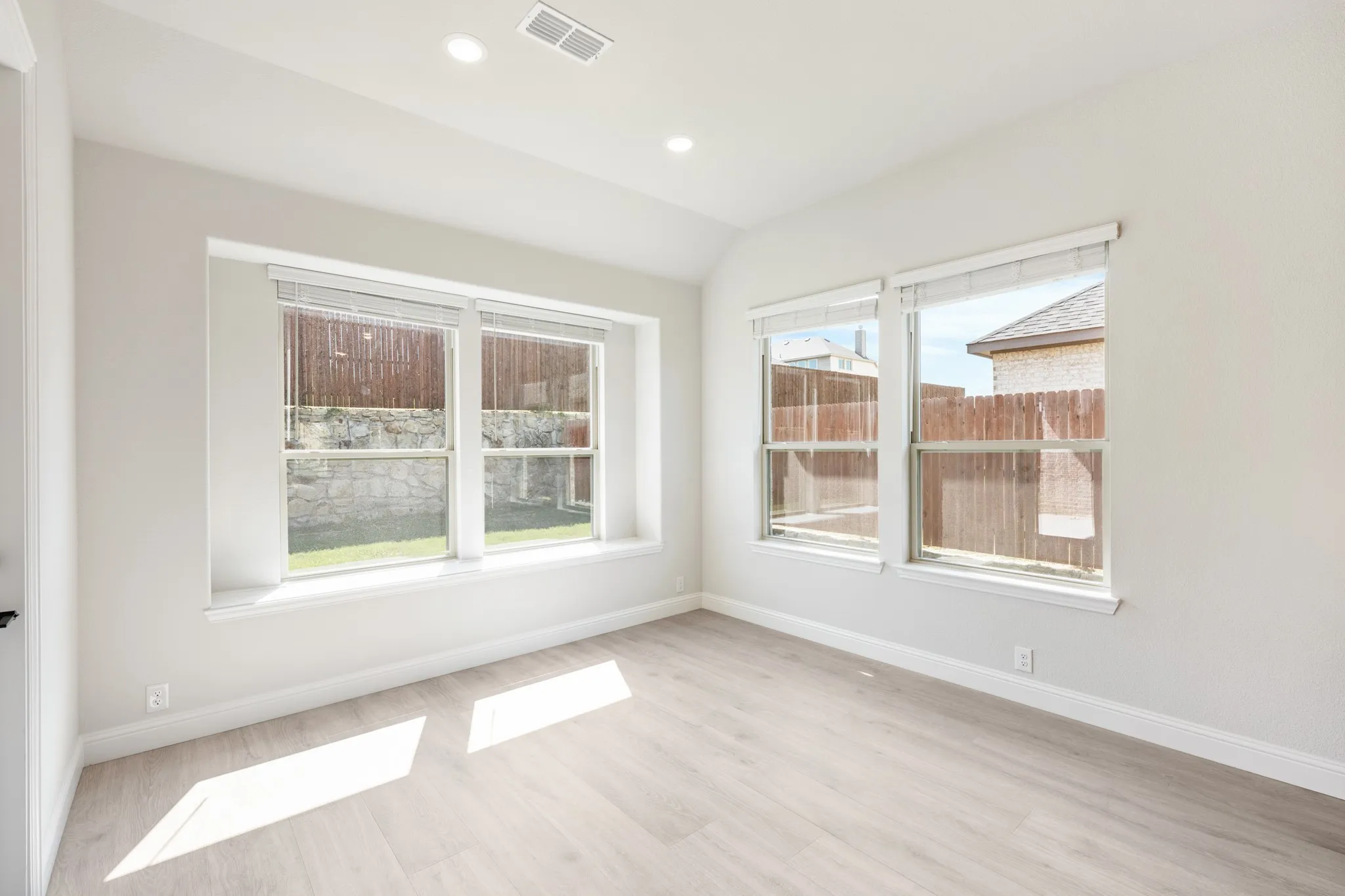 Single Family Residence For Sale in Ellis County , 4414 Biscayne Drive, Midlothian, Texas 76065, 5 Bedroom, 4 Bathroom, 2 Garage spaces, 3,485 Sqft, built in 2025, mls#21262839, Real Estate Agent in Midlothian, Homes For Sale in Ellis county, Homes For Sale in Midlothian, Realtor in Midlothian Texas, Real Estate Brokerage Independent Realty Texas, Luminita Cordes Realtor