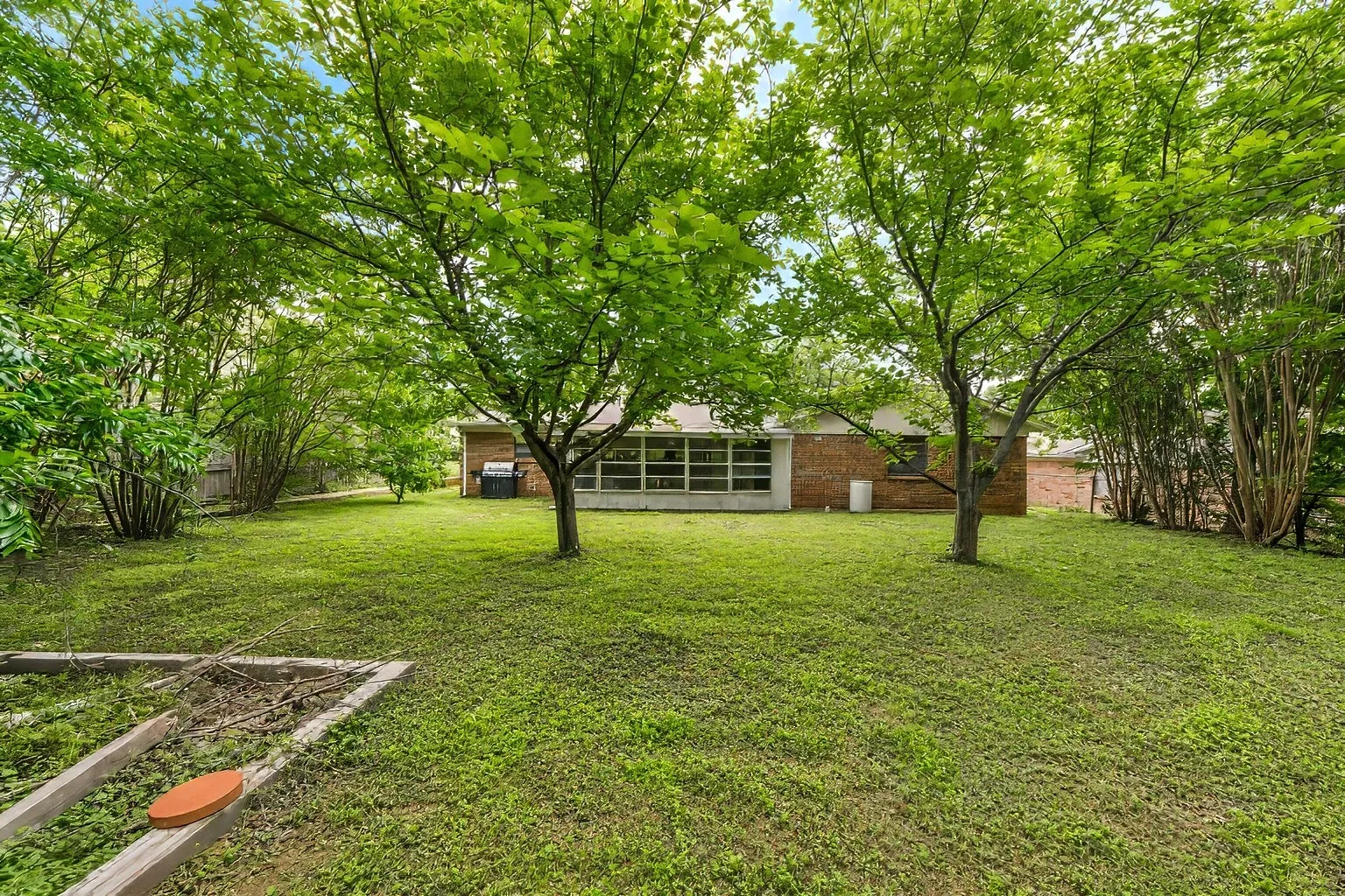 Single Family Residence For Sale in Palo Pinto County , 805 Long Drive, Mineral Wells, Texas 76067, 3 Bedroom, 2 Bathroom, 2 Garage spaces, 1,484 Sqft, built in 1968, mls#21256779, Real Estate Agent in Mineral Wells, Homes For Sale in Palo Pinto county, Homes For Sale in Mineral Wells, Realtor in Mineral Wells Texas, Real Estate Brokerage Independent Realty Texas, Luminita Cordes Realtor
